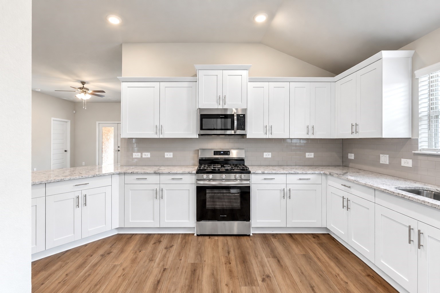 2218 Seneca Lake Drive, Texas City, TX 77568