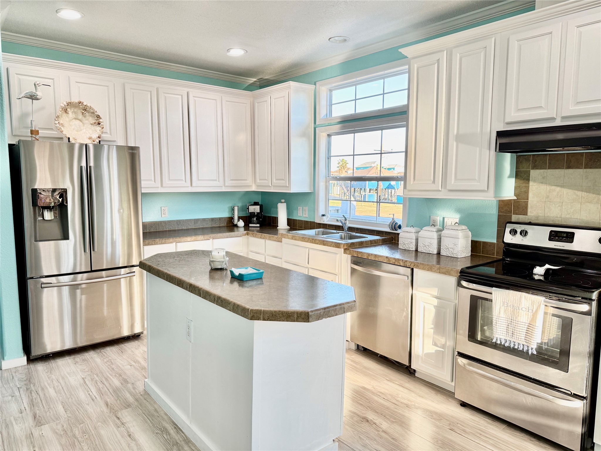 Kitchen with island
