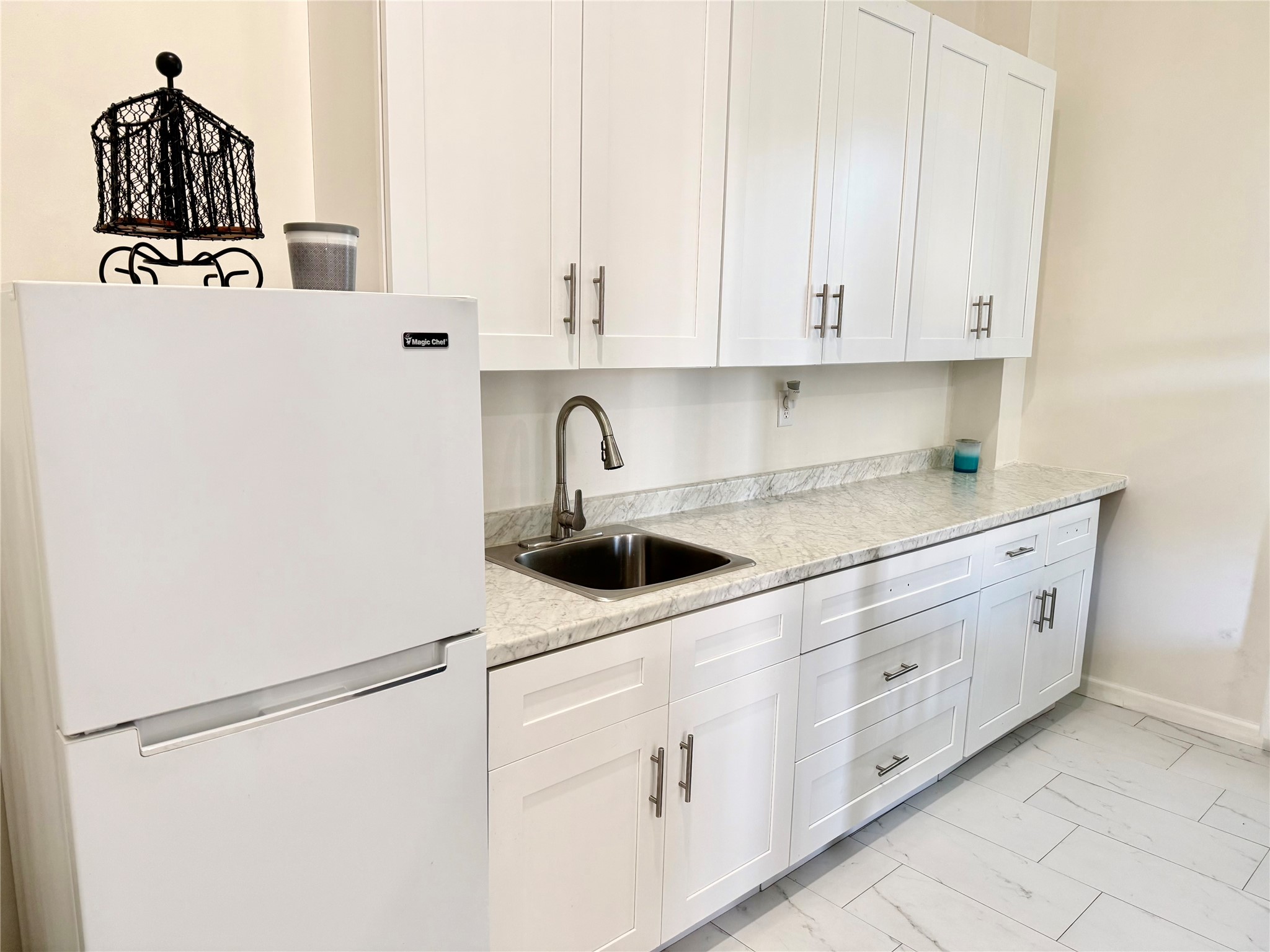 Guest room has kitchen countertops Guest room has kitchen countertops