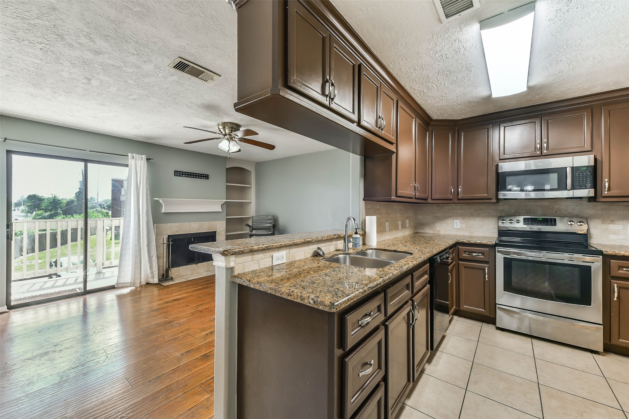 2501 Gulf Freeway, #243D, Dickinson, TX 77539