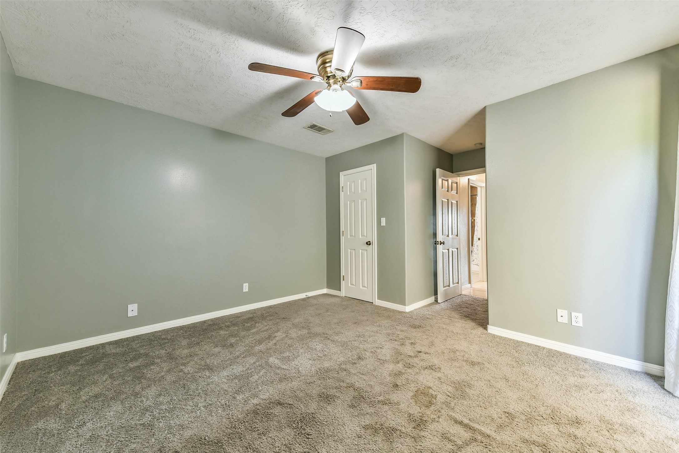 2501 Gulf Freeway, #243D, Dickinson, TX 77539