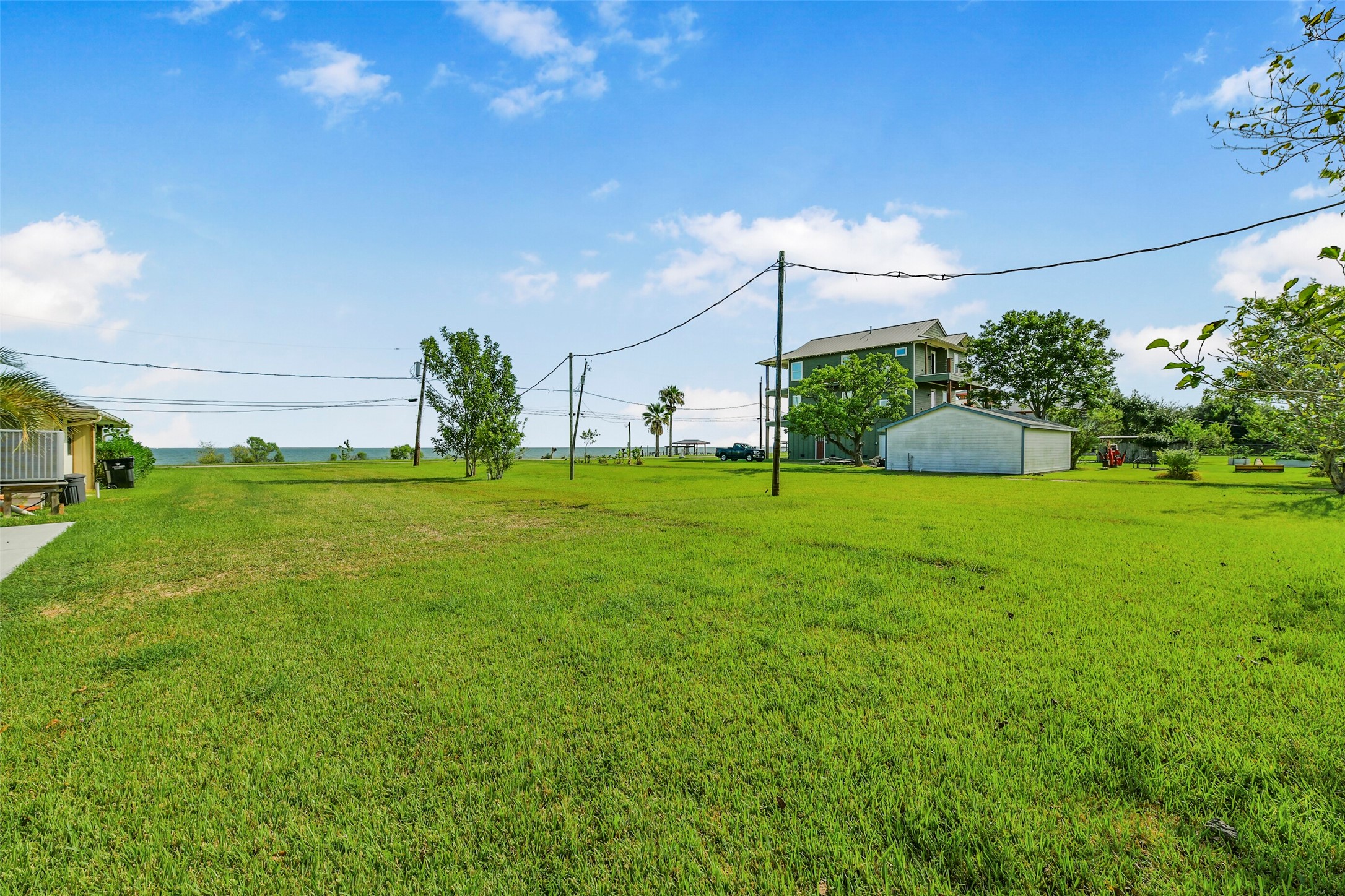 2480 E East Bayshore Drive, San Leon, TX 77539