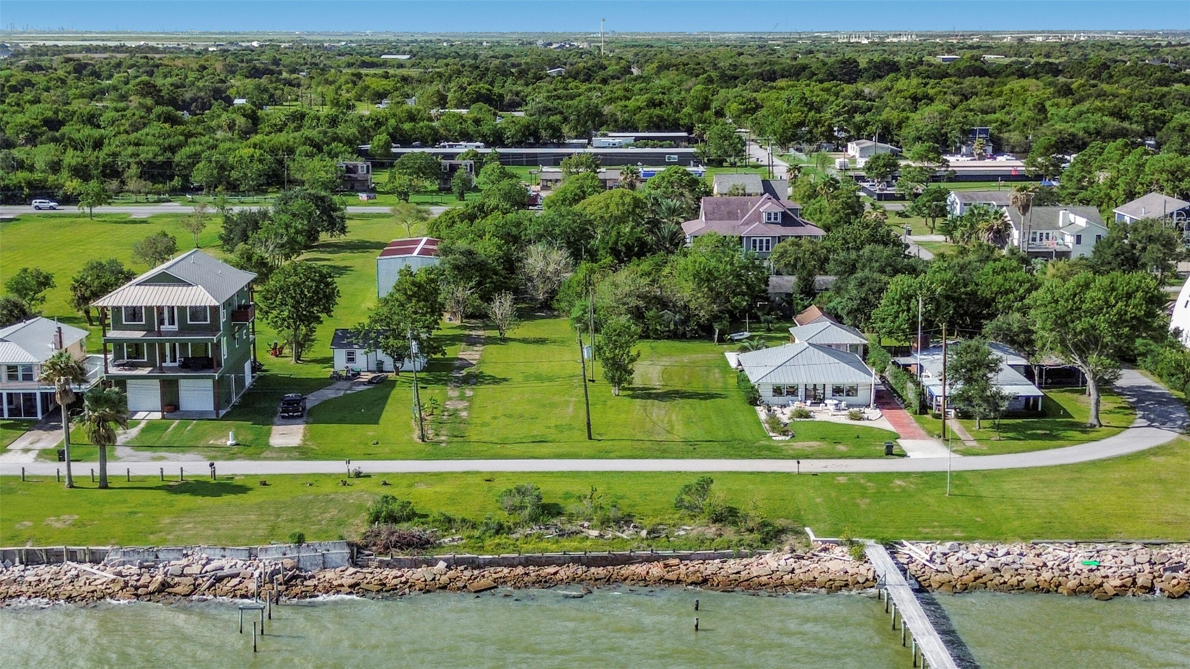 2480 E East Bayshore Drive, San Leon, TX 77539