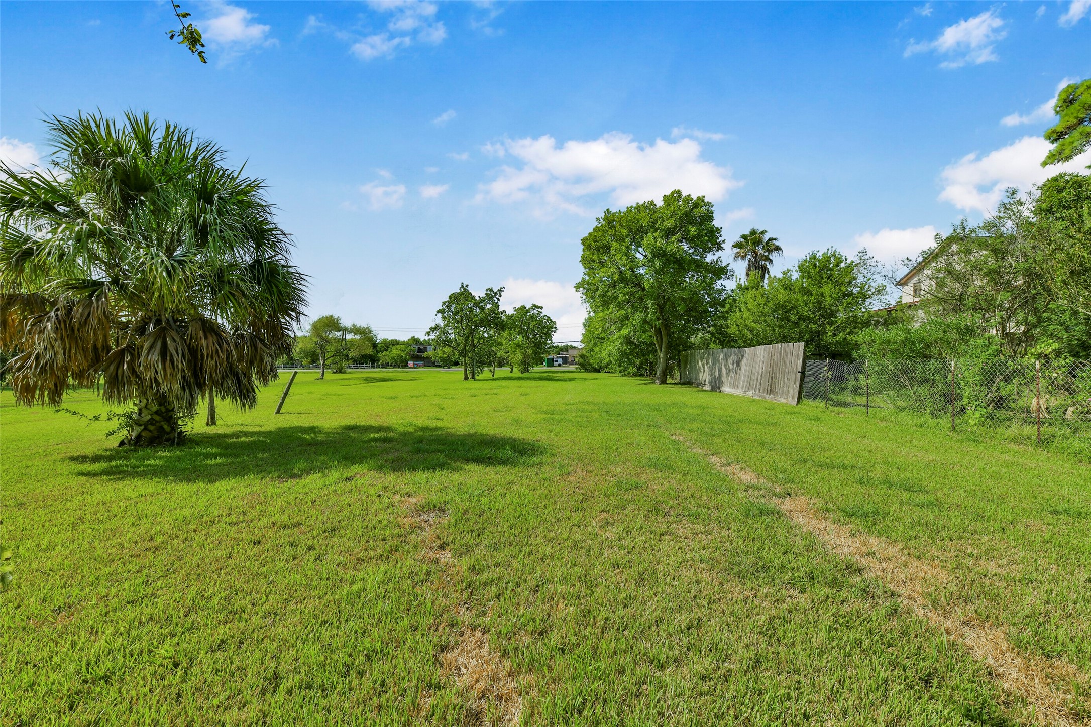 2480 E East Bayshore Drive, San Leon, TX 77539