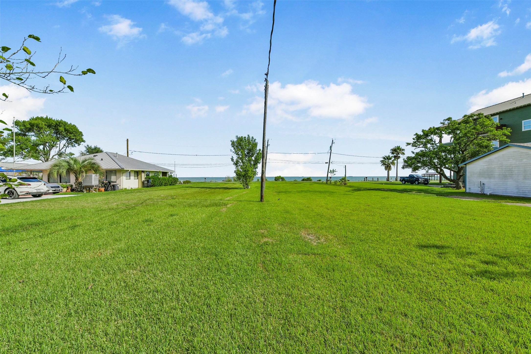2480 E East Bayshore Drive, San Leon, TX 77539 2480 E East Bayshore Drive, San Leon, TX 77539