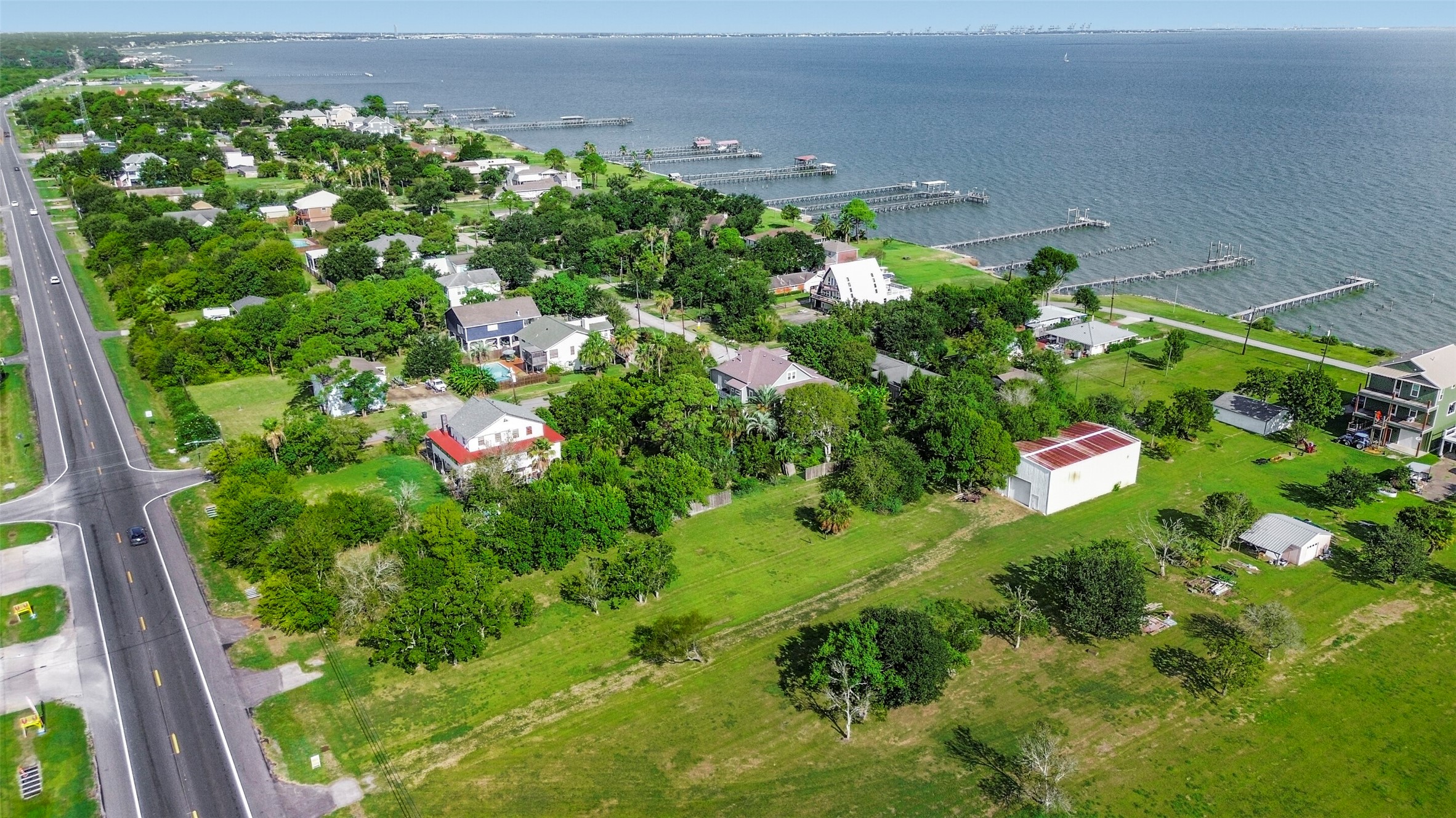 2480 E East Bayshore Drive, San Leon, TX 77539