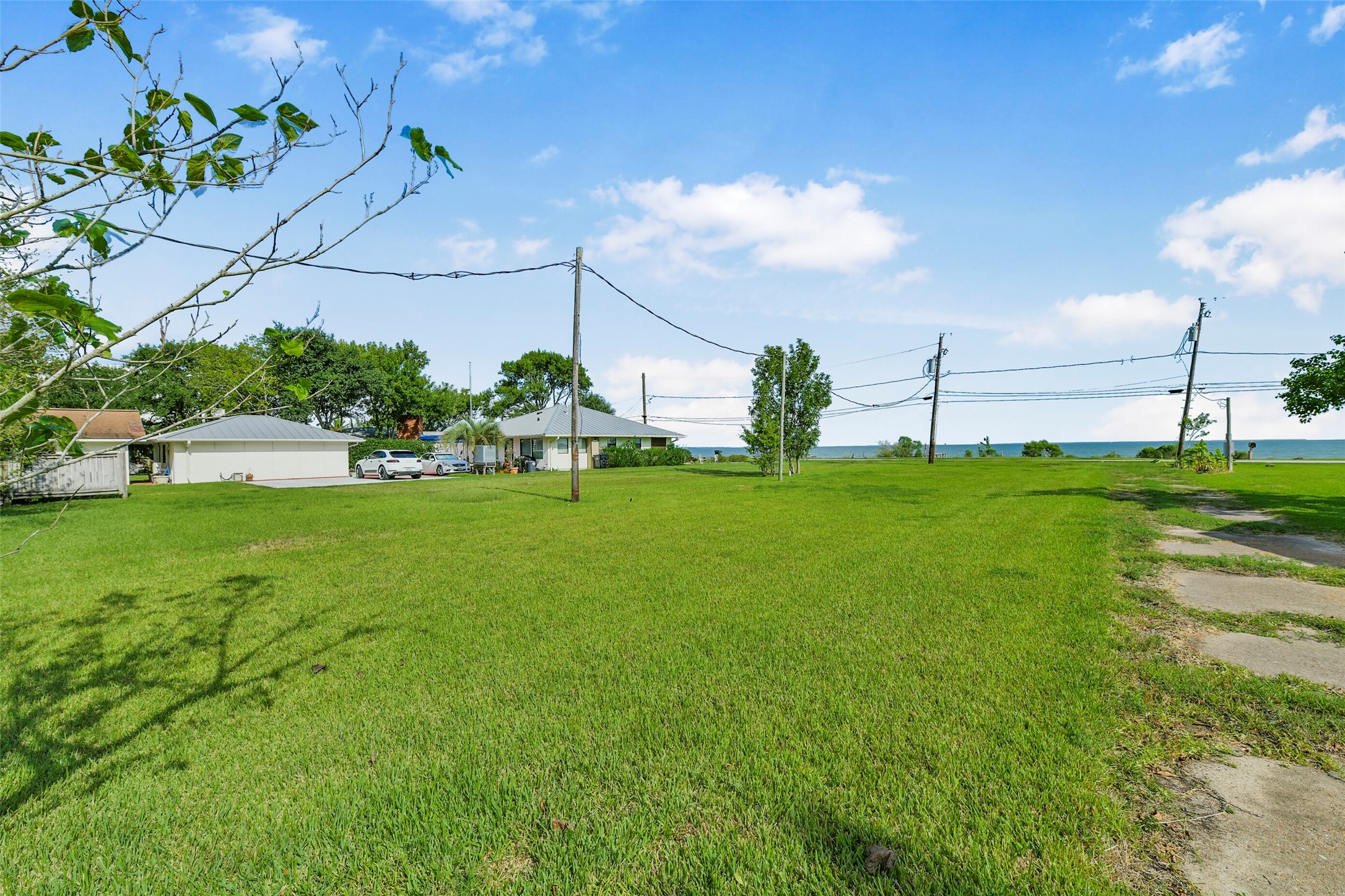 2480 E East Bayshore Drive, San Leon, TX 77539