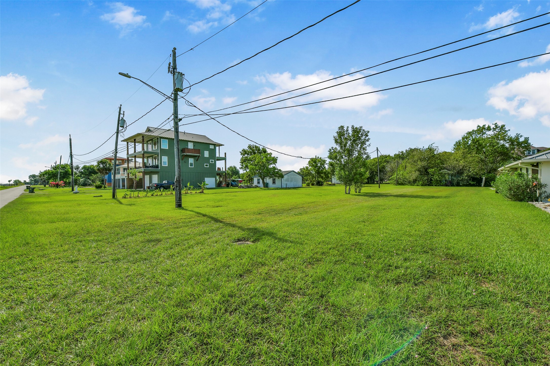 2480 E East Bayshore Drive, San Leon, TX 77539