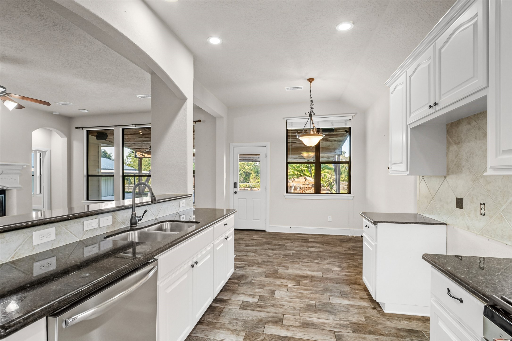 22078 Stone Creek Lane, Montgomery, TX 77316