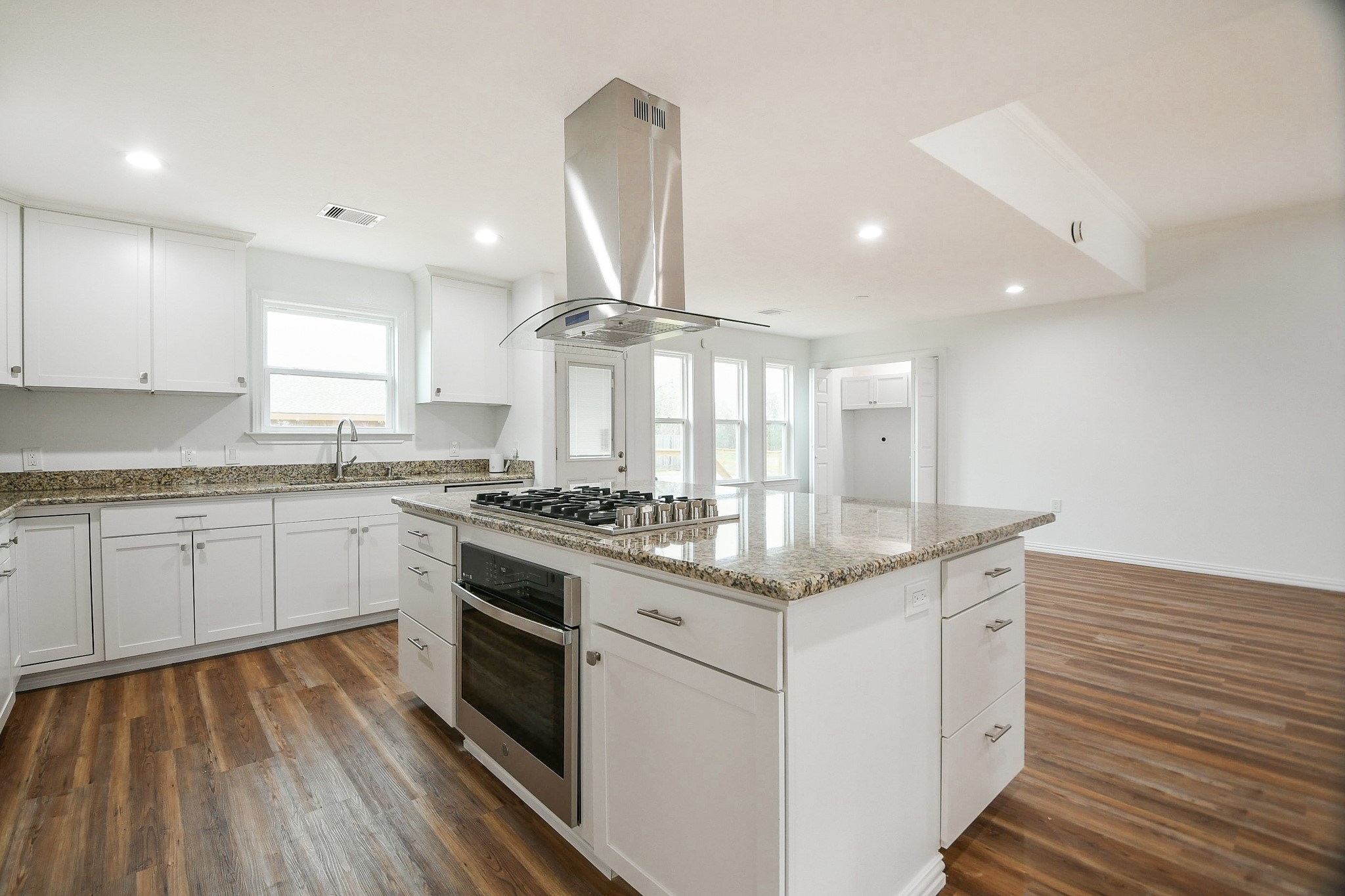 Gas cooktop. Gas cooktop.