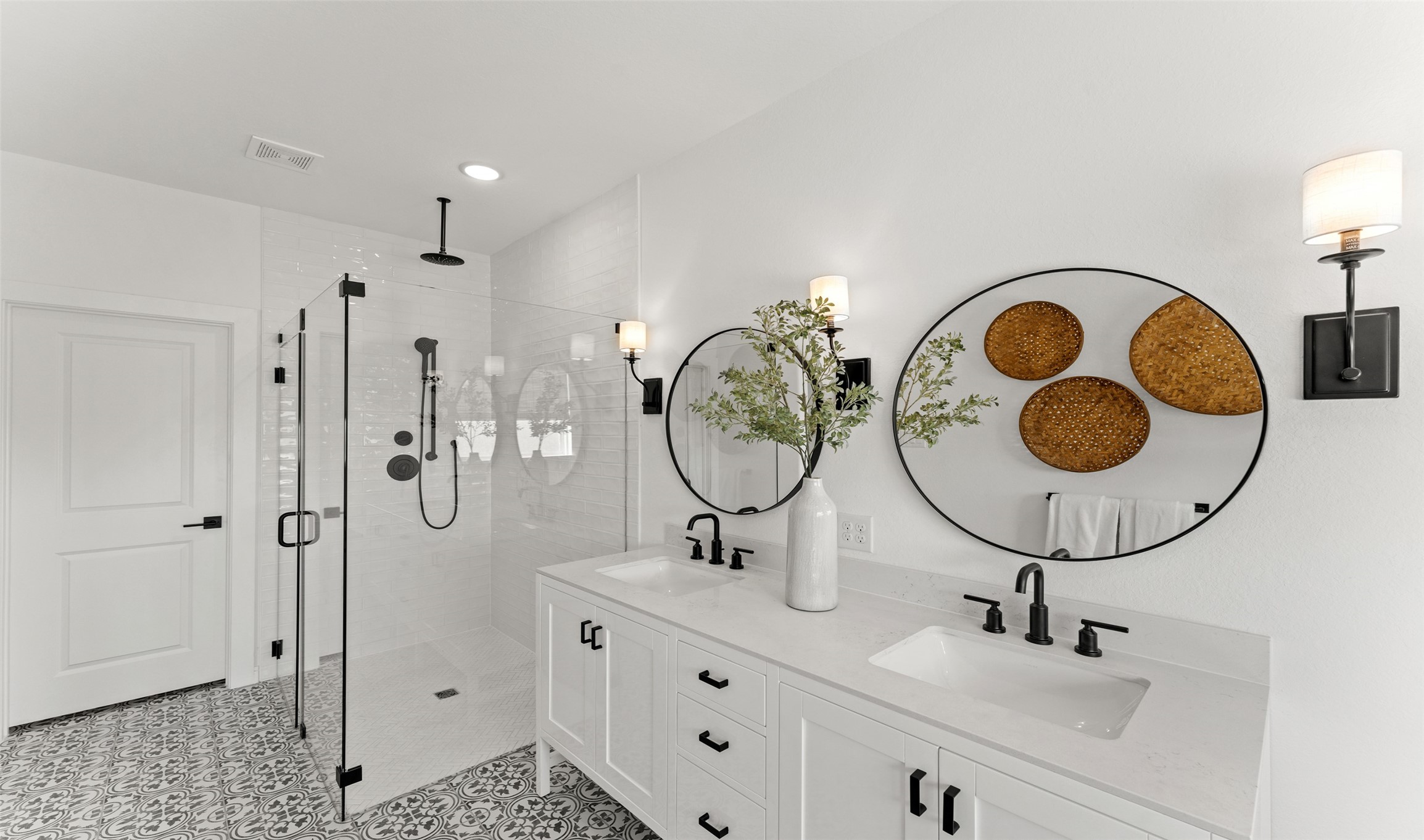 Luxurious primary bath (*Photo not of actual home and used for illustration purposes only.)