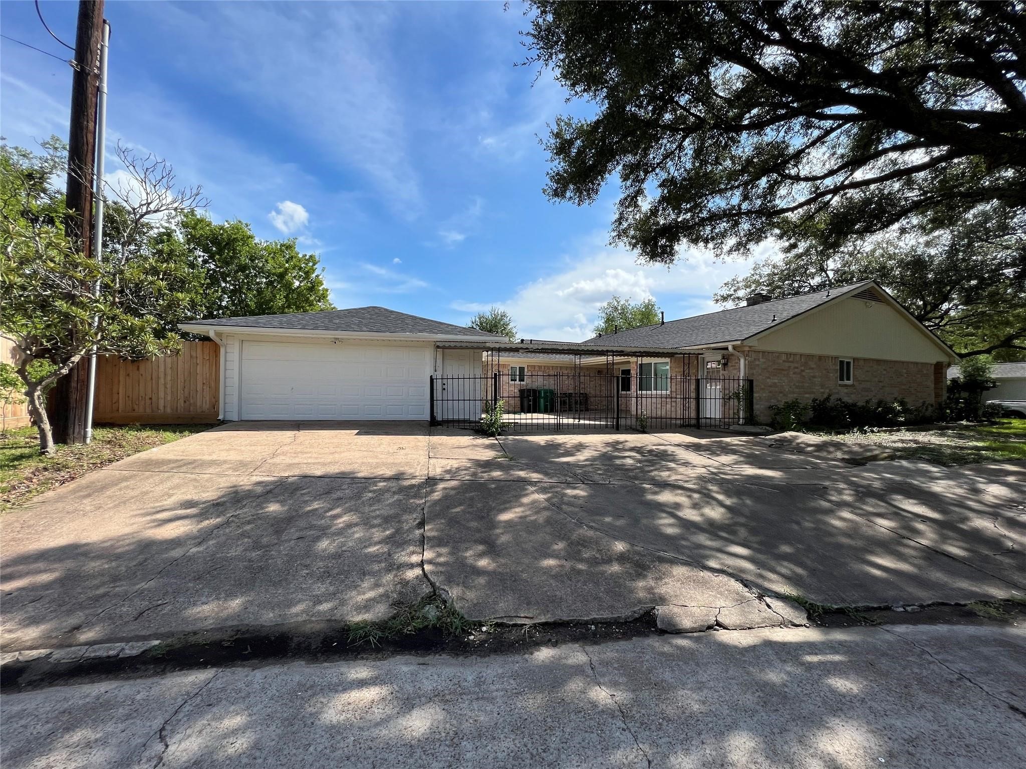 10903 Albury Drive, Houston, TX 77096 10903 Albury Drive, Houston, TX 77096