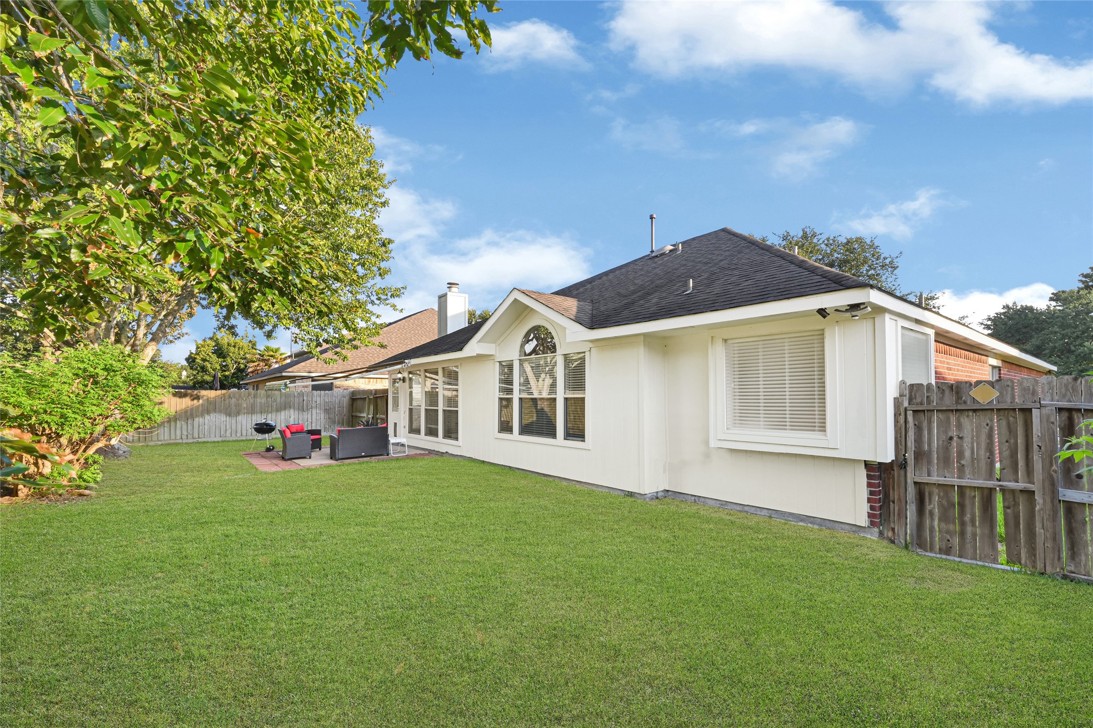 804 Cherry Blossom Drive, League City, TX 77573