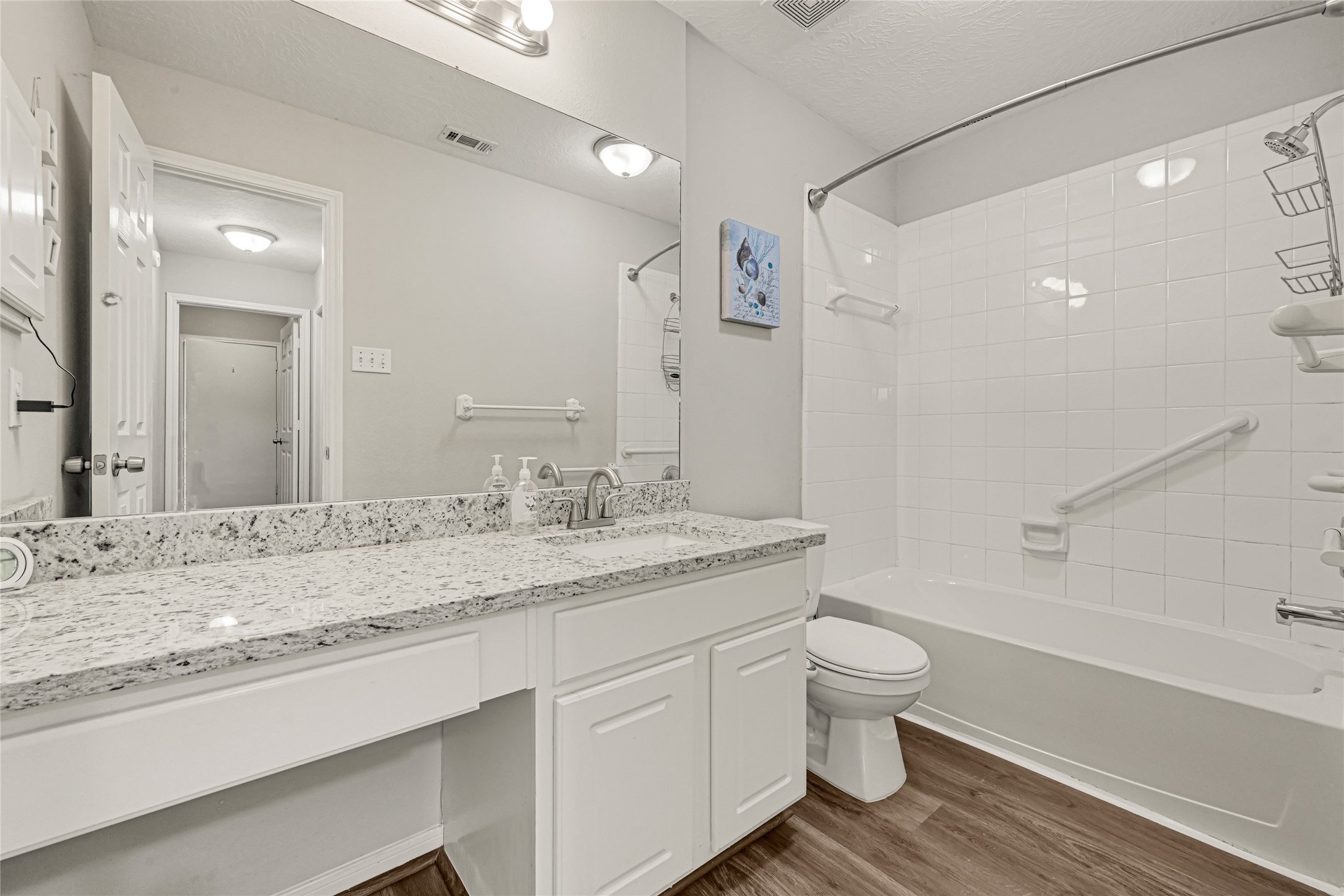secondary bathroom