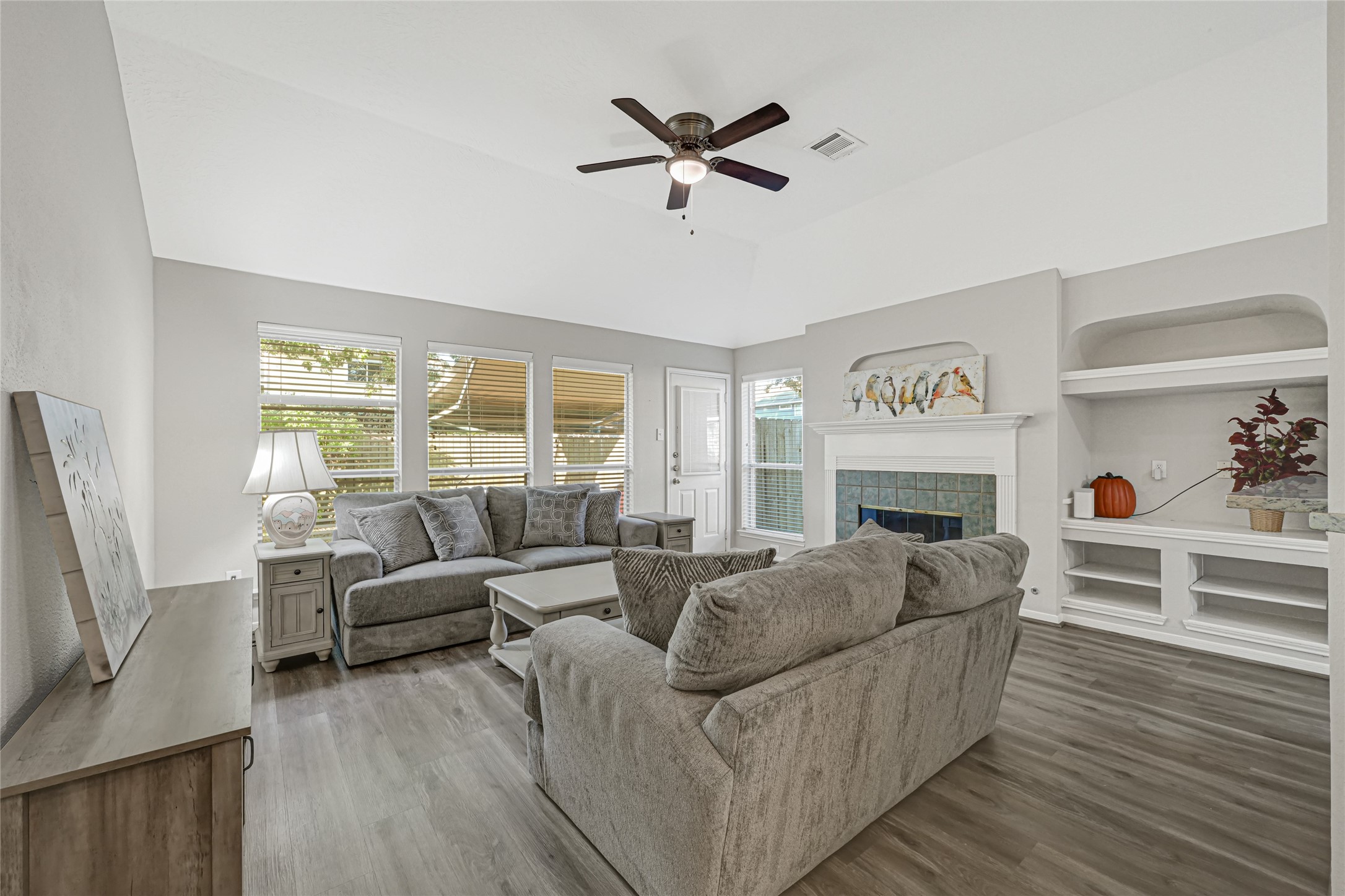 lots of light in the living area which overlooks the luscious backyard