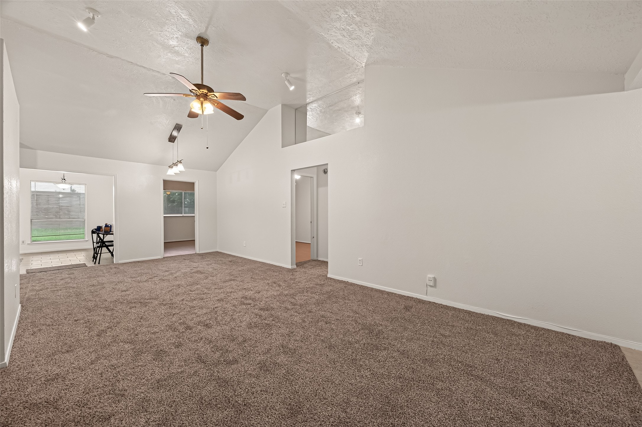 2714 S Brompton Drive, Pearland, TX 77584