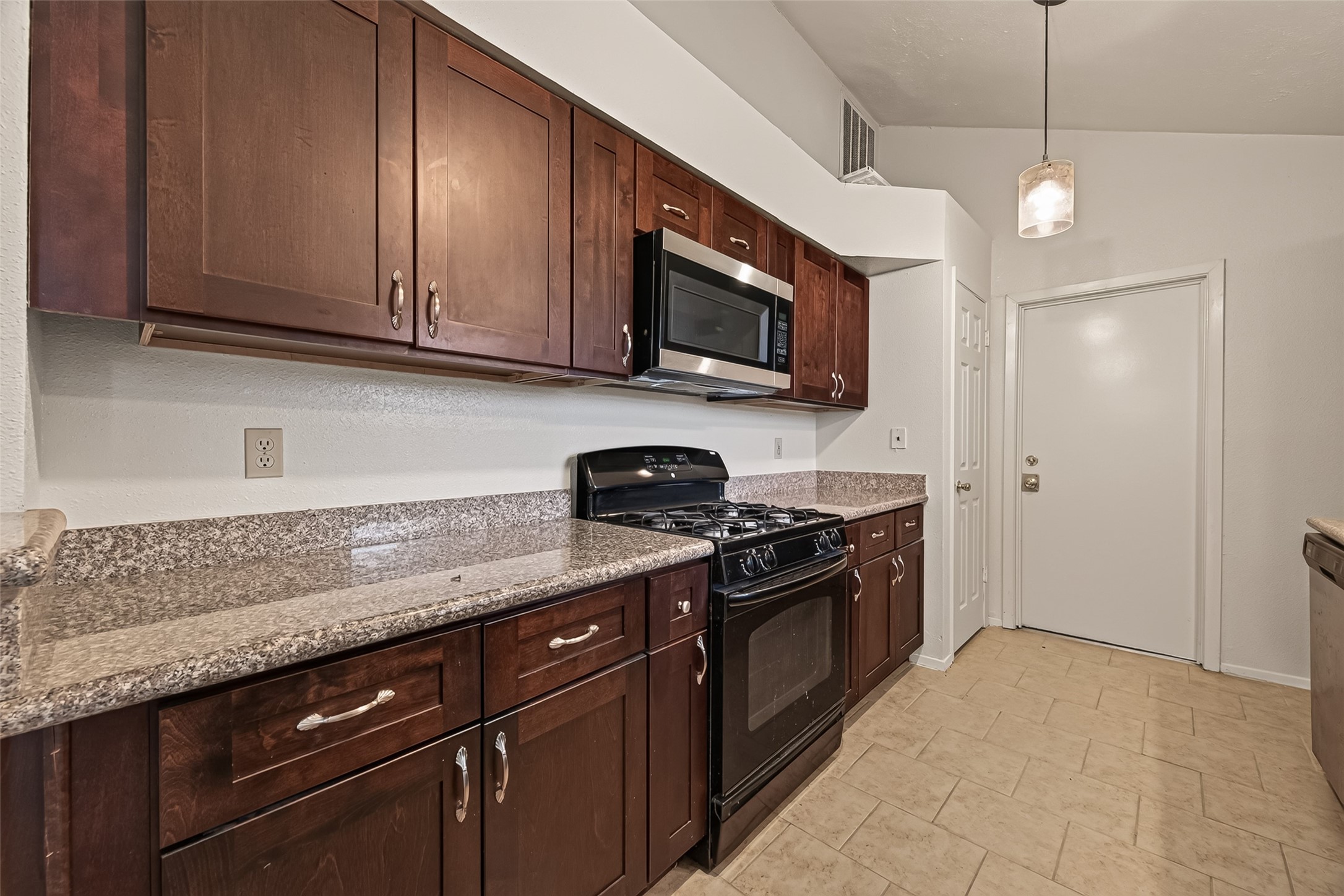 2714 S Brompton Drive, Pearland, TX 77584