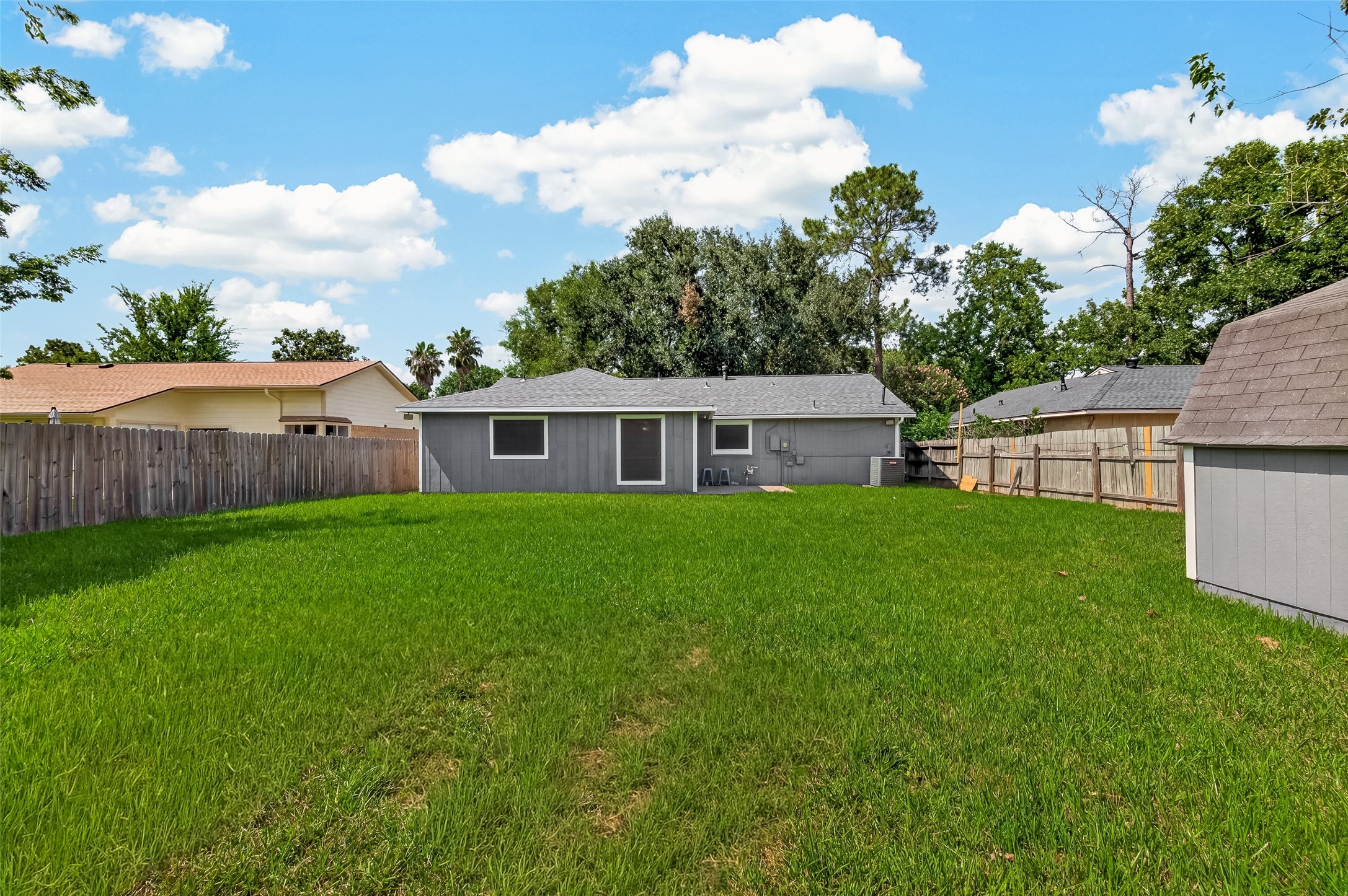 2714 S Brompton Drive, Pearland, TX 77584