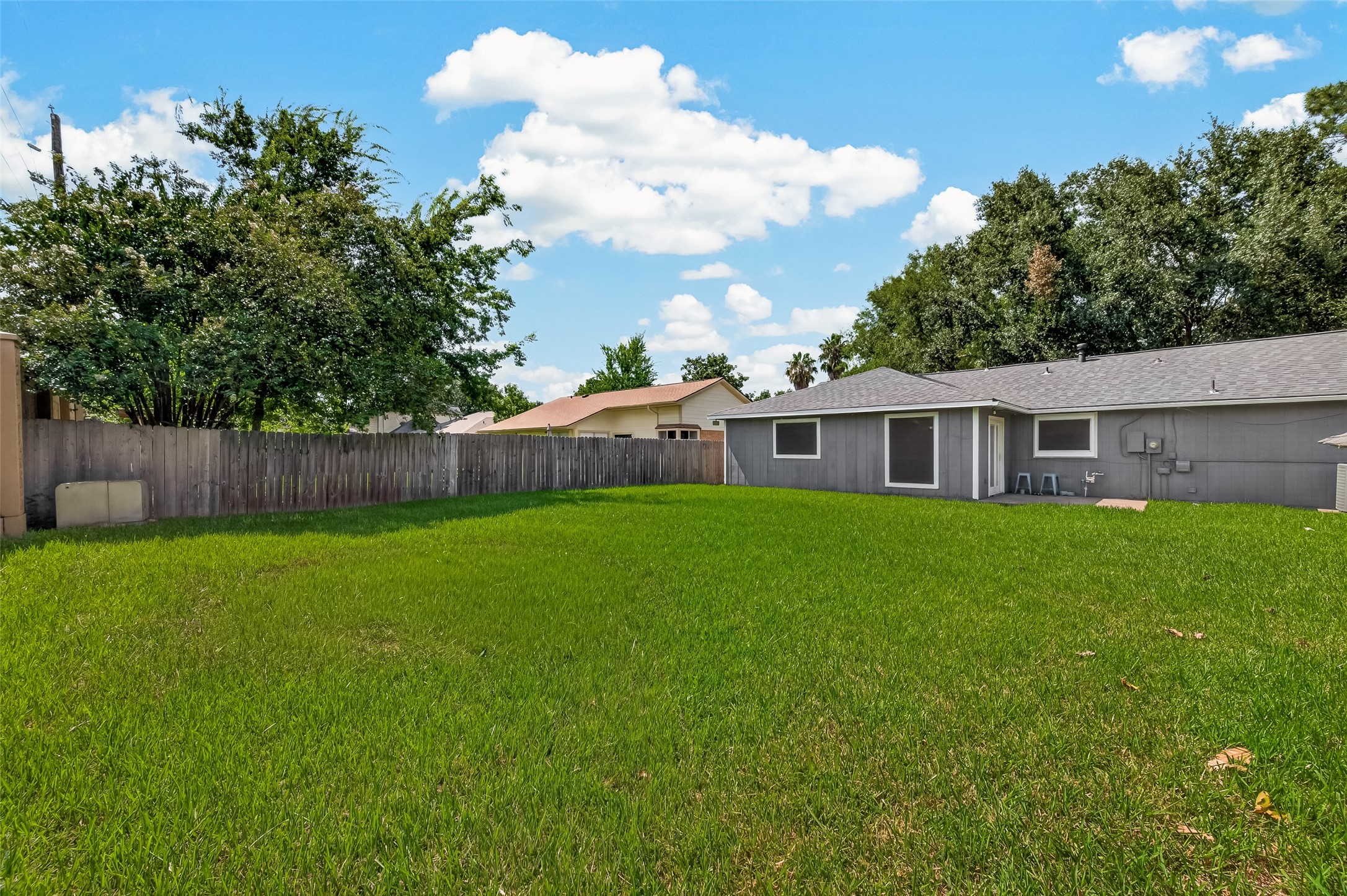 2714 S Brompton Drive, Pearland, TX 77584
