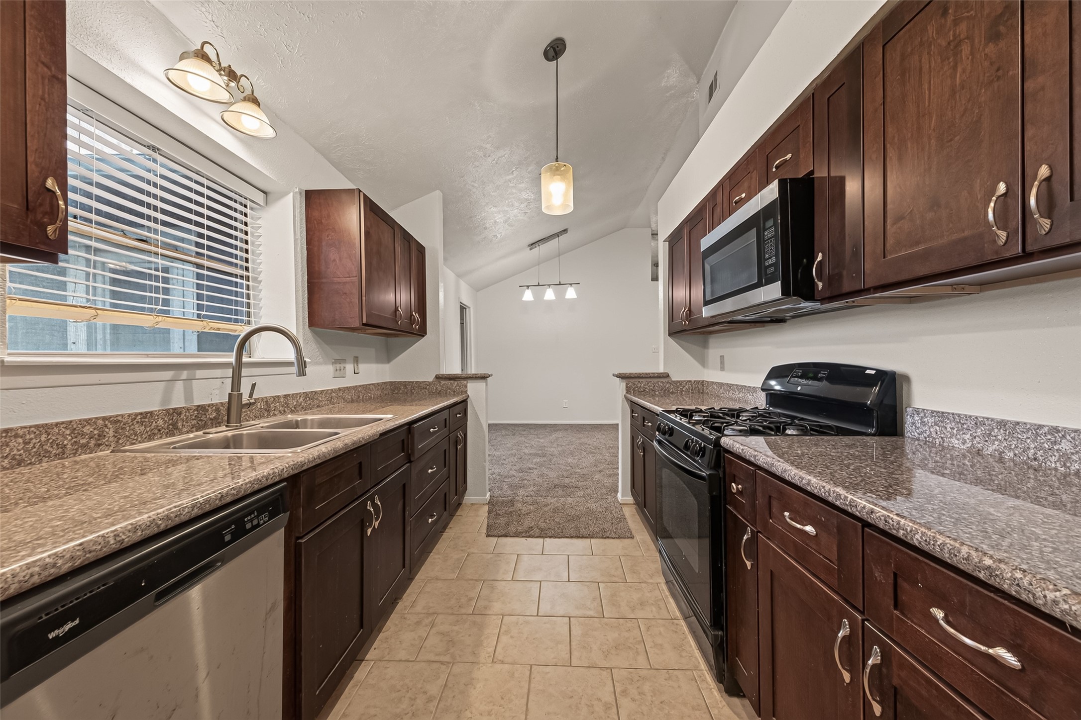 2714 S Brompton Drive, Pearland, TX 77584