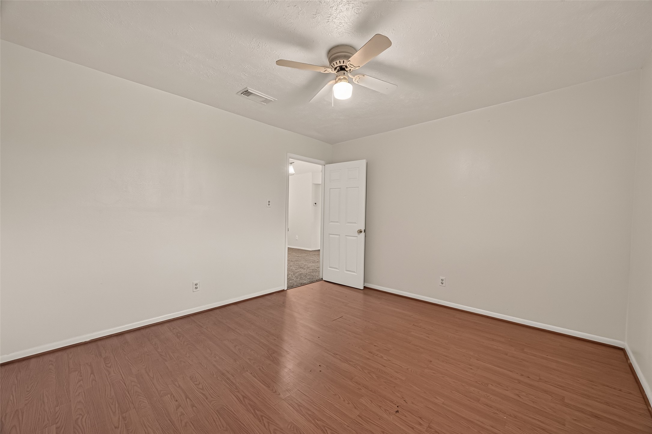 2714 S Brompton Drive, Pearland, TX 77584