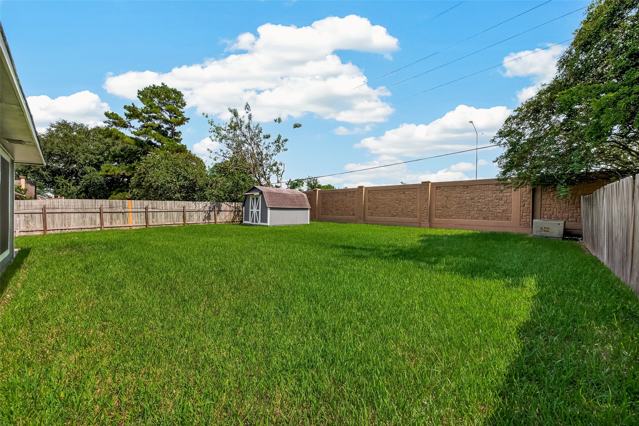 2714 S Brompton Drive, Pearland, TX 77584