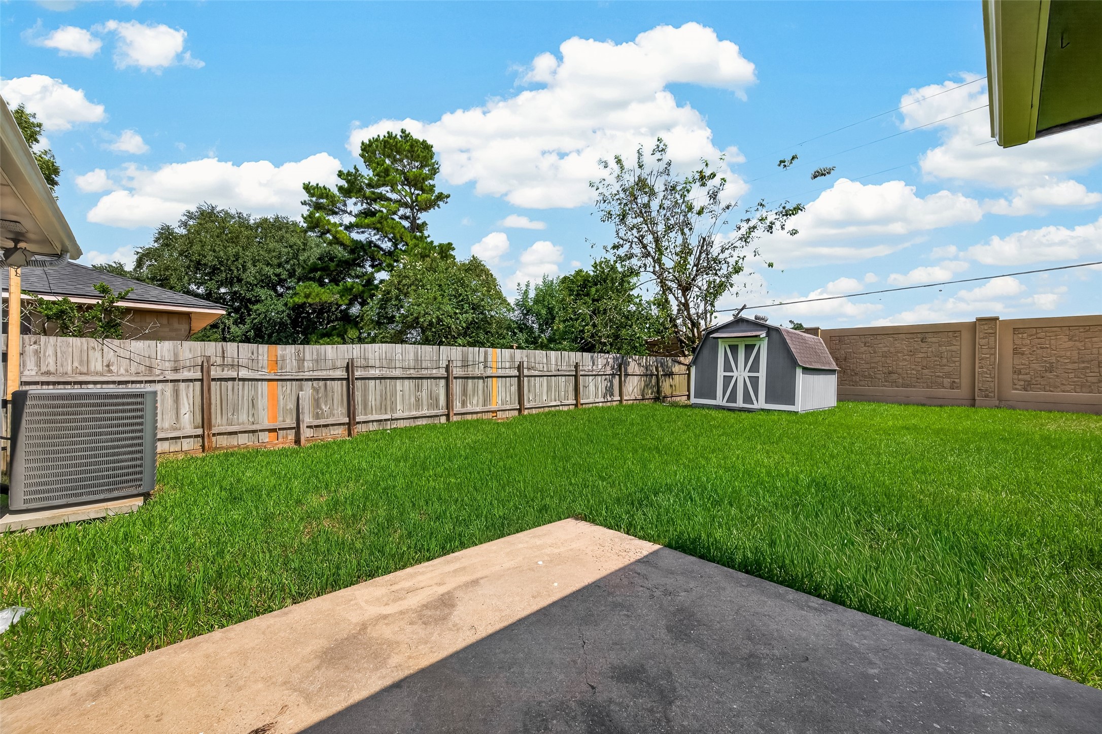2714 S Brompton Drive, Pearland, TX 77584