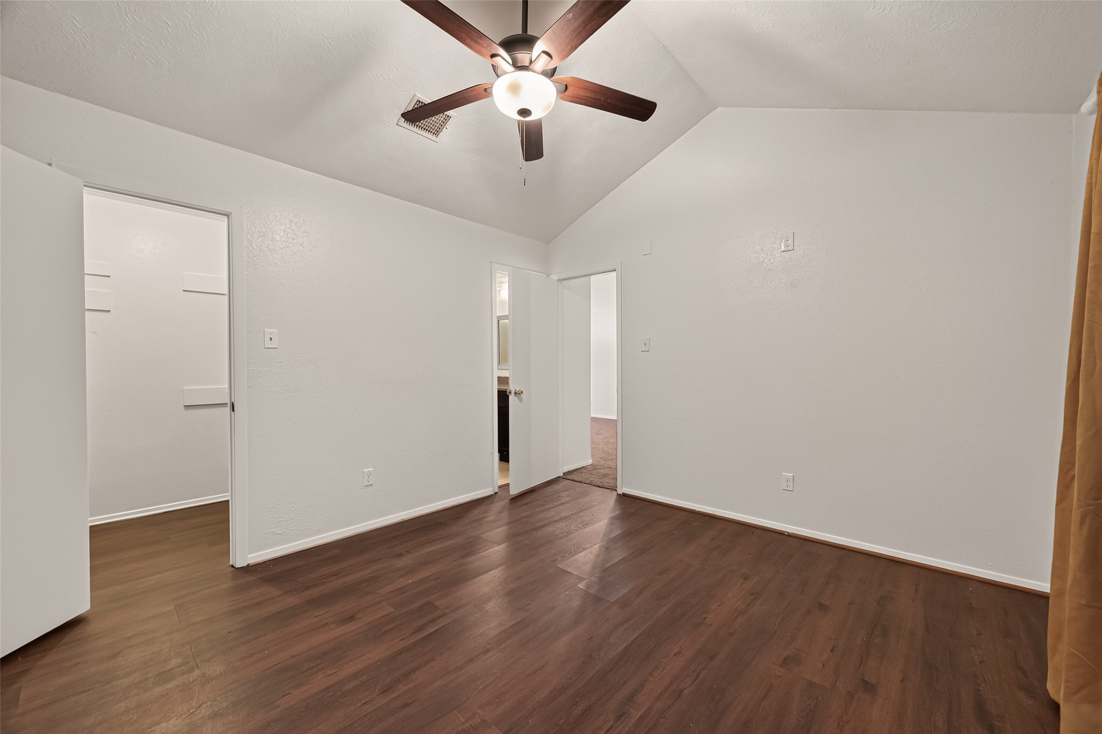 2714 S Brompton Drive, Pearland, TX 77584