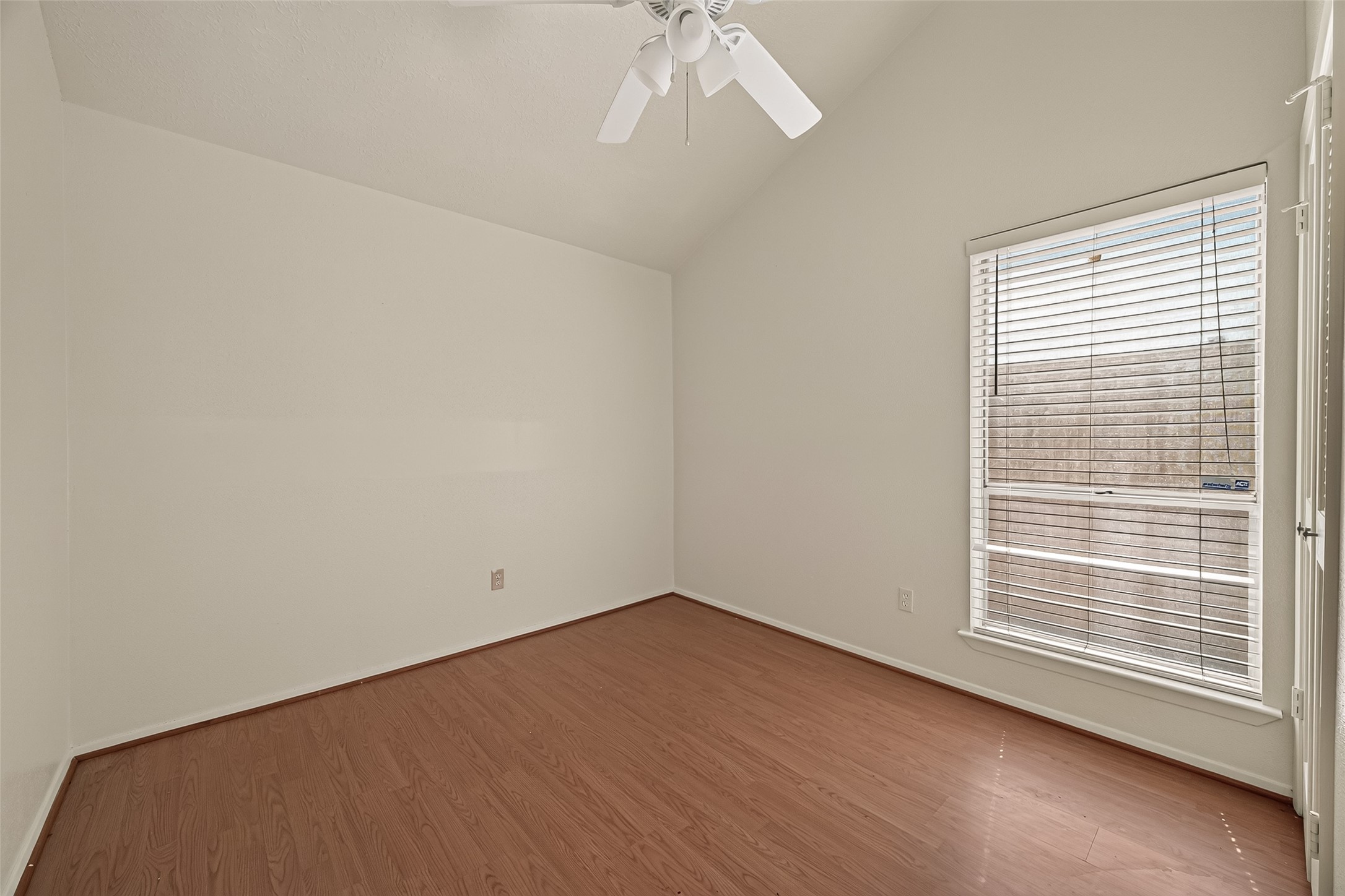 2714 S Brompton Drive, Pearland, TX 77584