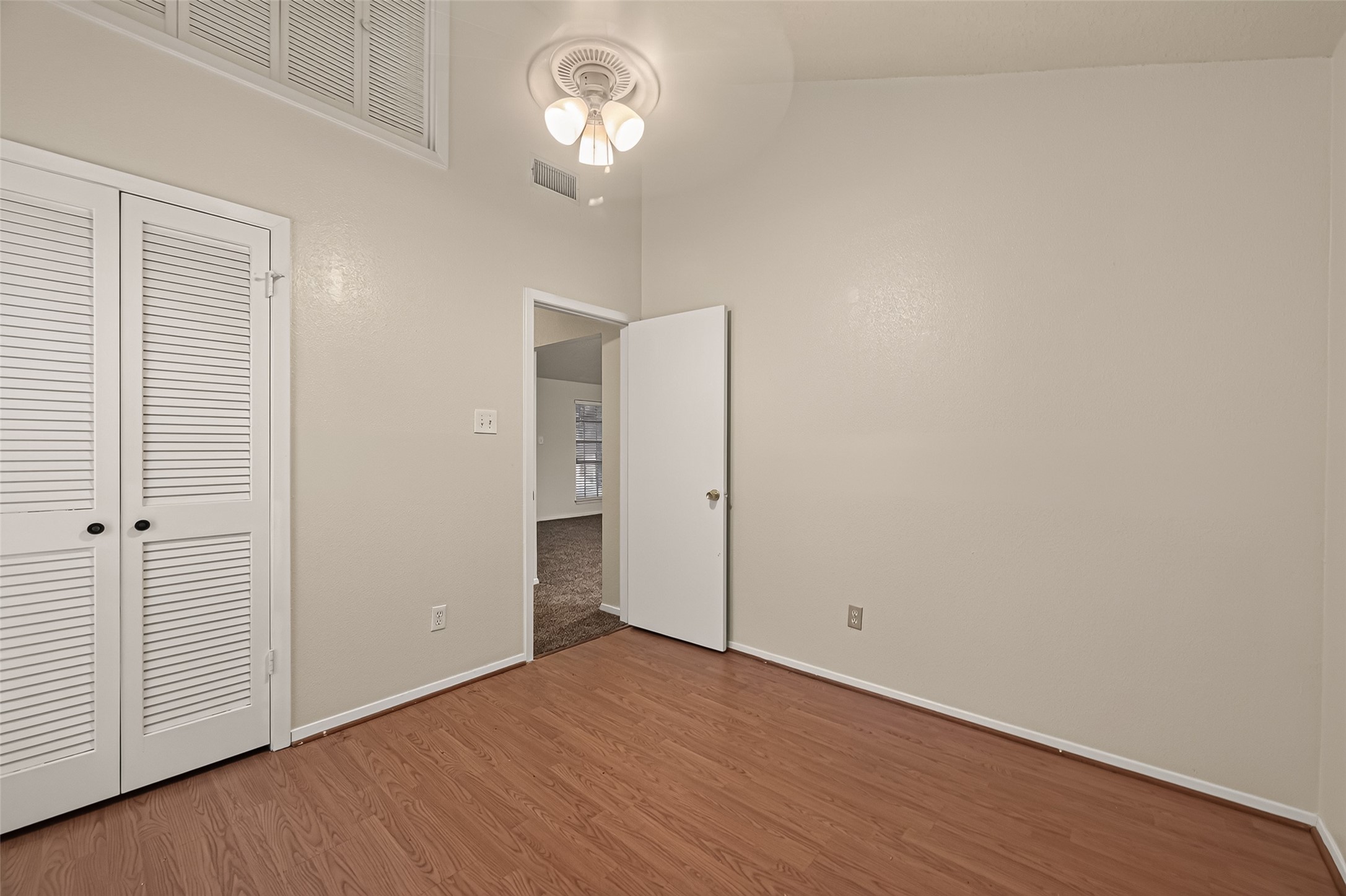 2714 S Brompton Drive, Pearland, TX 77584