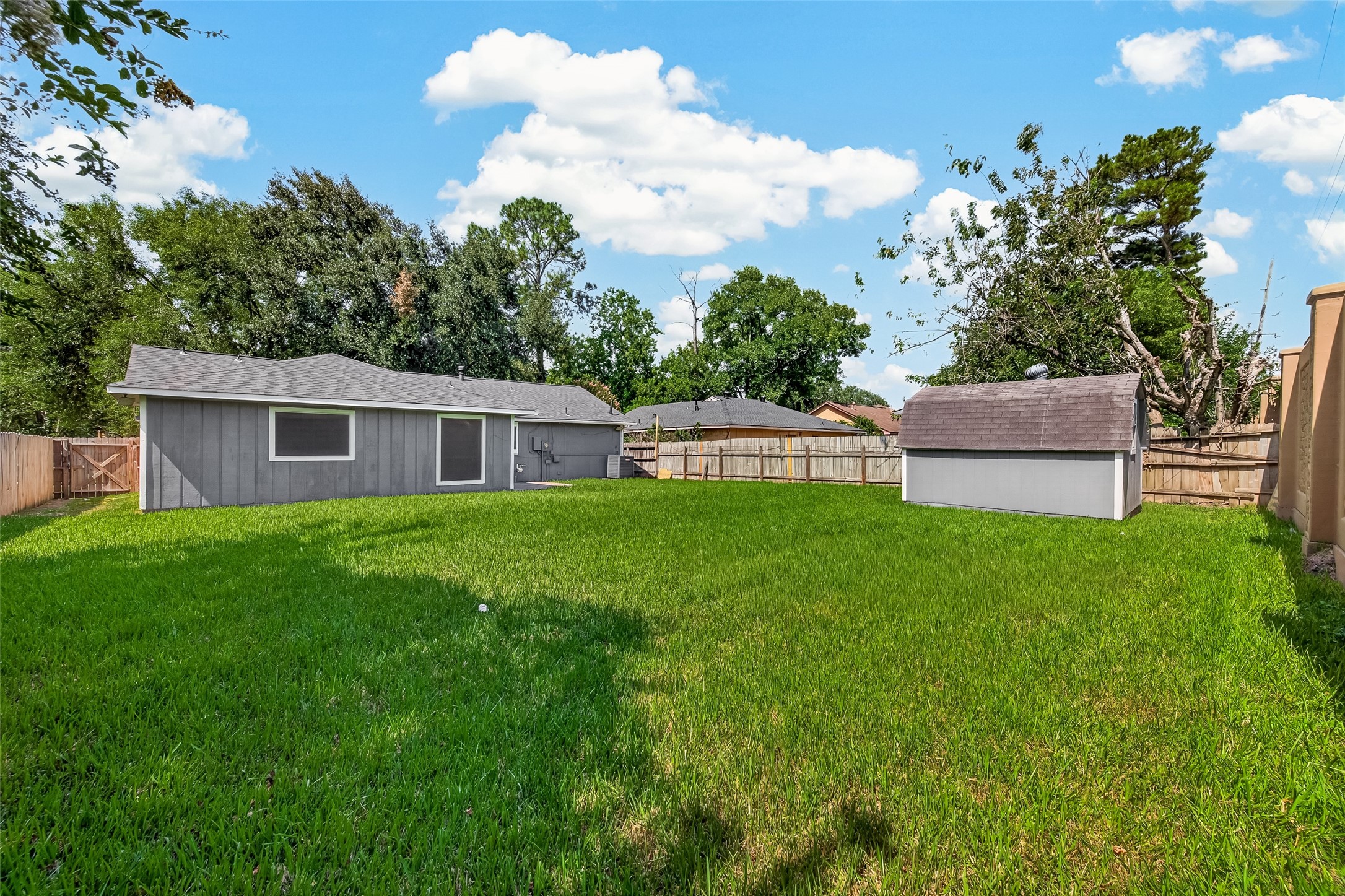 2714 S Brompton Drive, Pearland, TX 77584