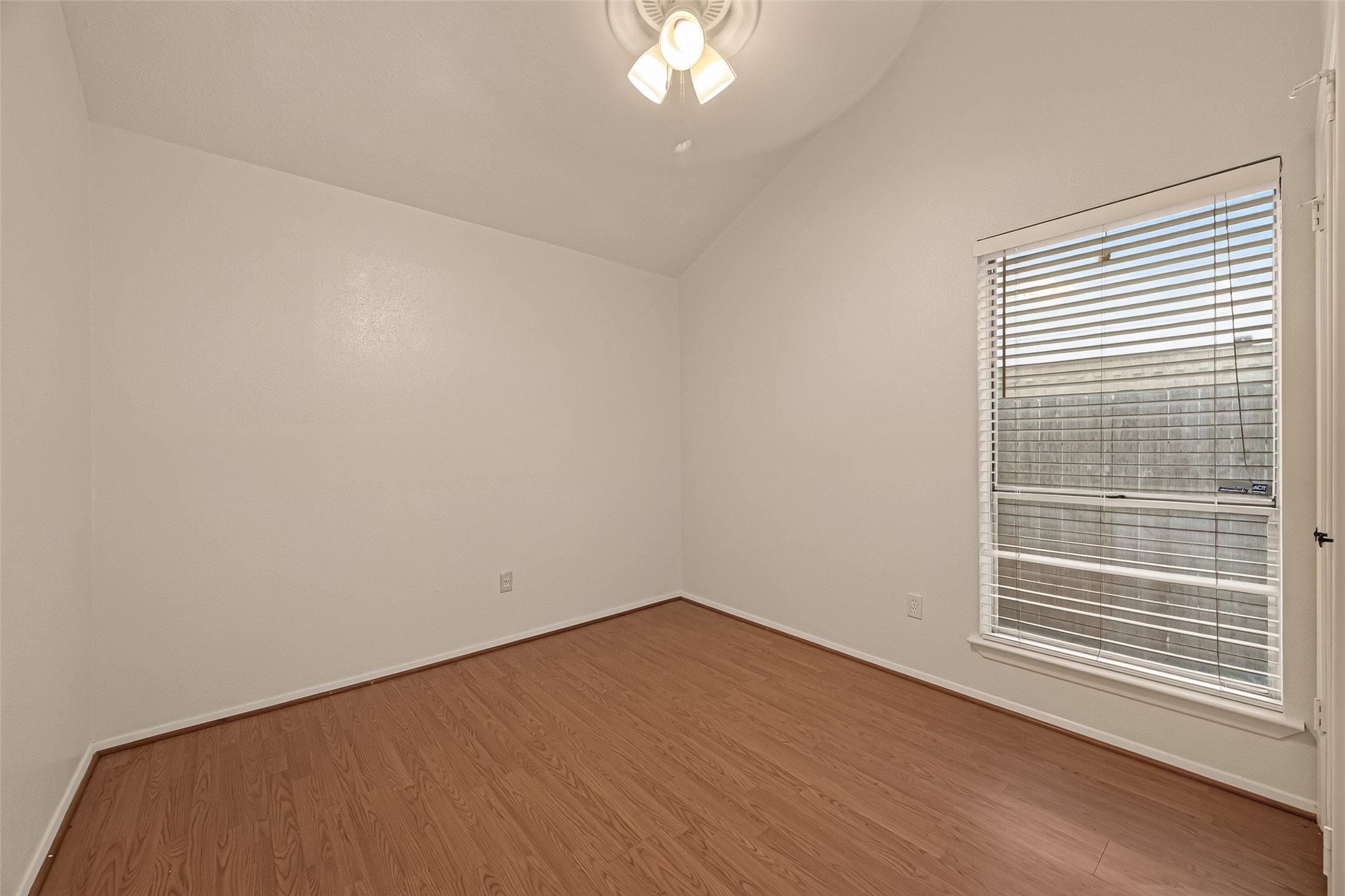 2714 S Brompton Drive, Pearland, TX 77584