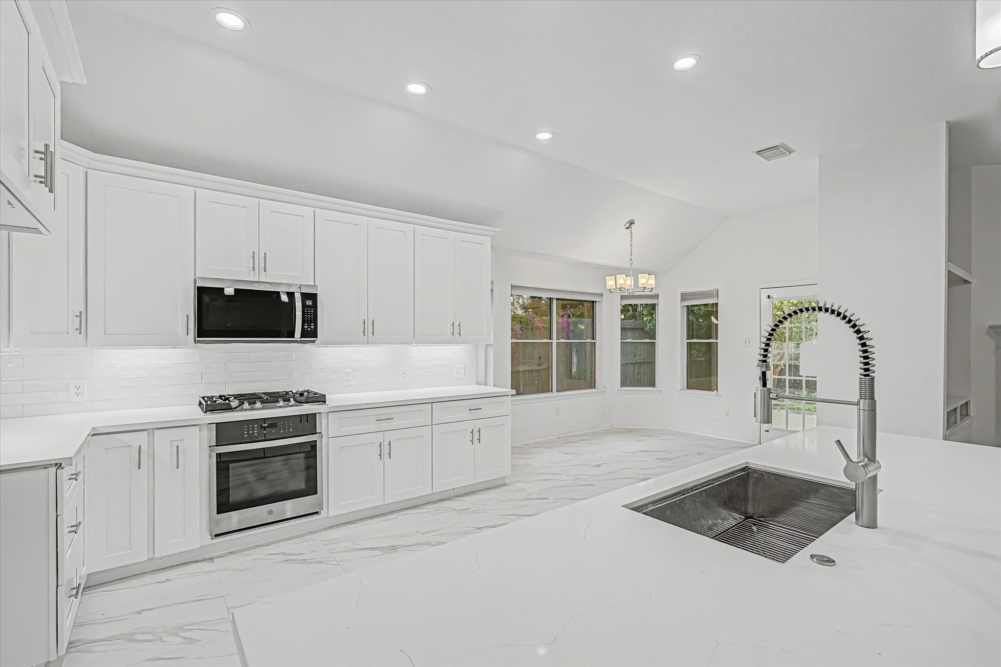 222 Glenridge Forest, Houston, TX 77094