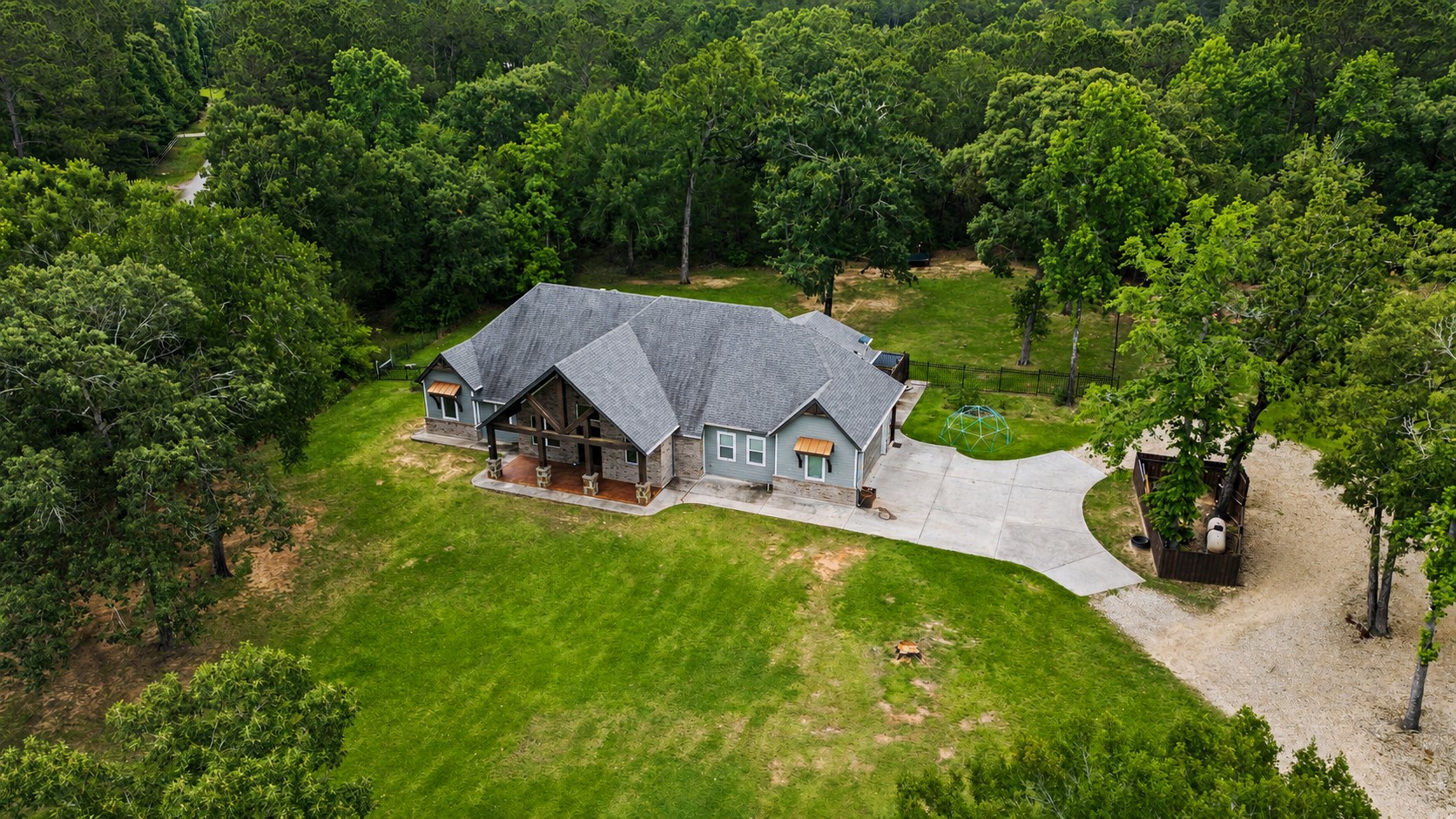 Nestled on 5 beautiful acres in the sought-after Lake Creek Ranchettes subdivision. Nestled on 5 beautiful acres in the sought-after Lake Creek Ranchettes subdivision.