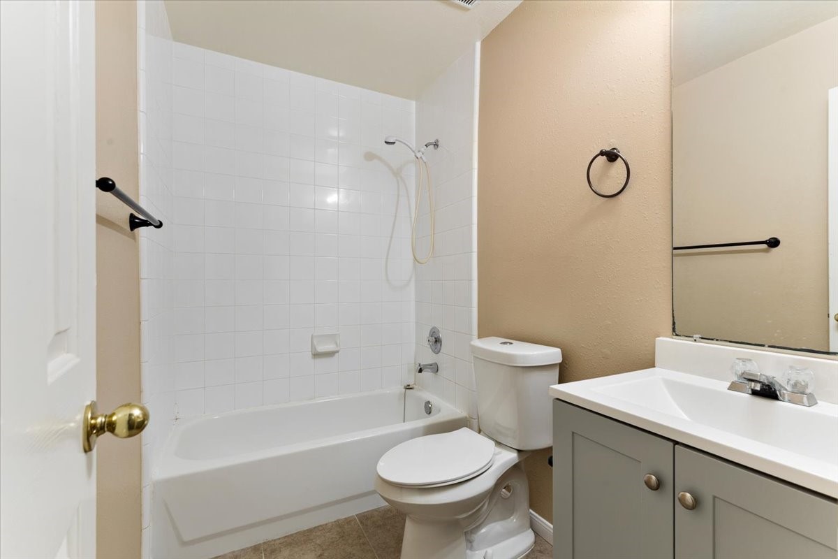 Secondary bathroom