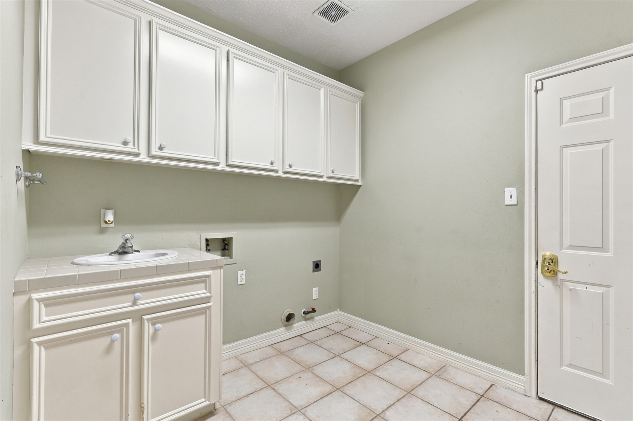 705 Fairway Oaks, Conroe, TX 77302