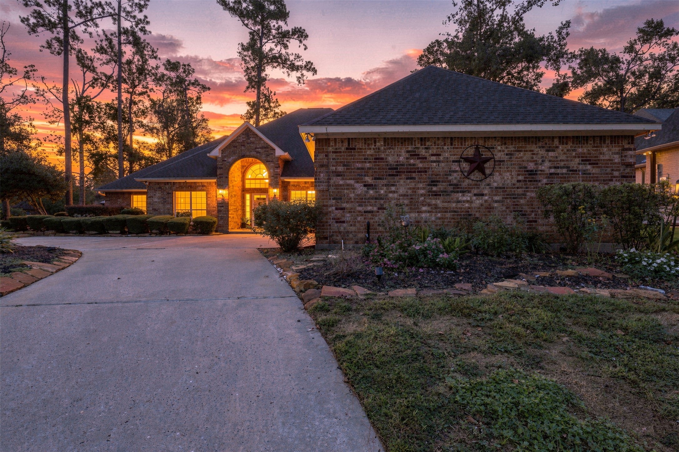705 Fairway Oaks, Conroe, TX 77302 705 Fairway Oaks, Conroe, TX 77302