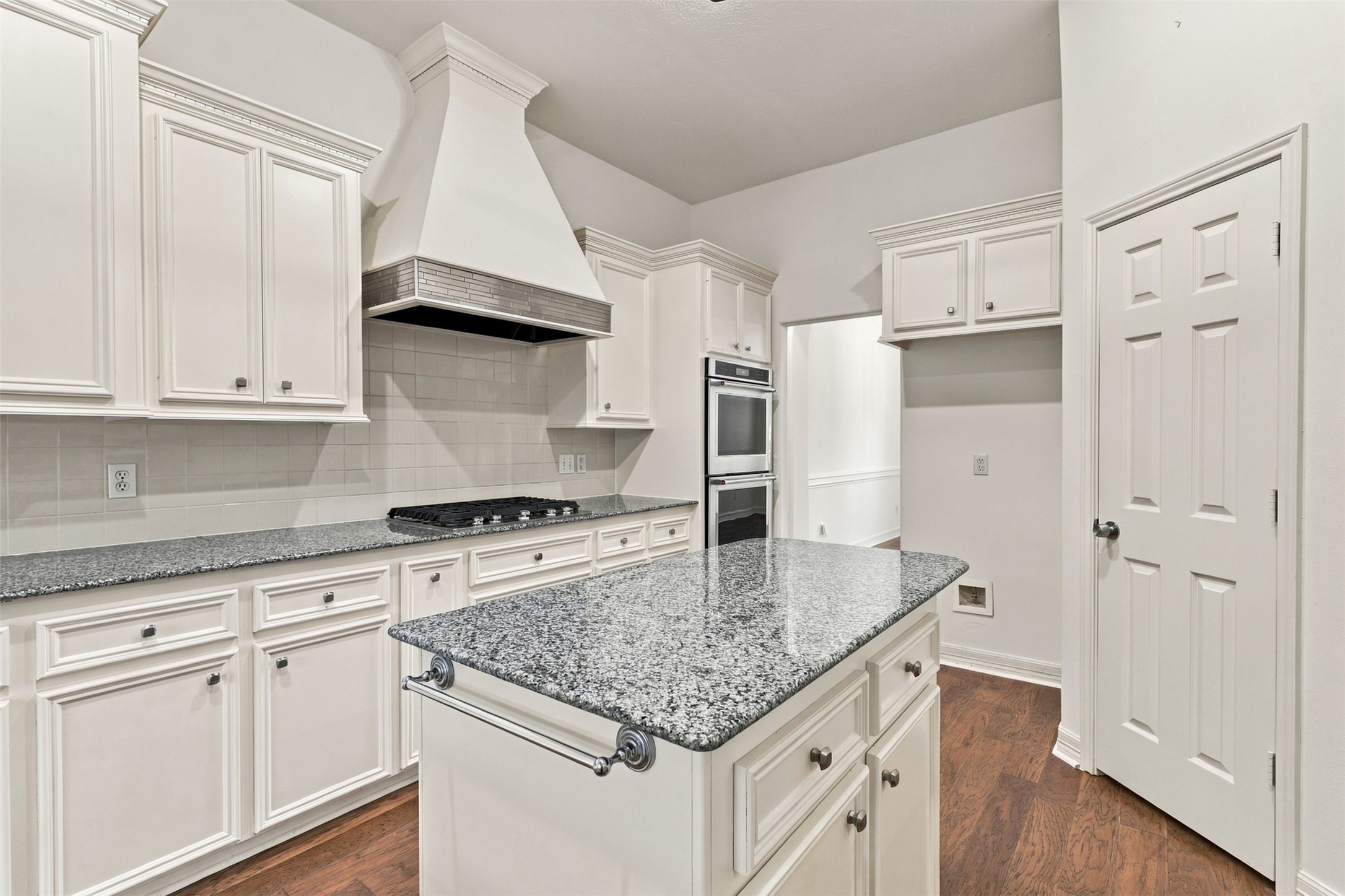 705 Fairway Oaks, Conroe, TX 77302