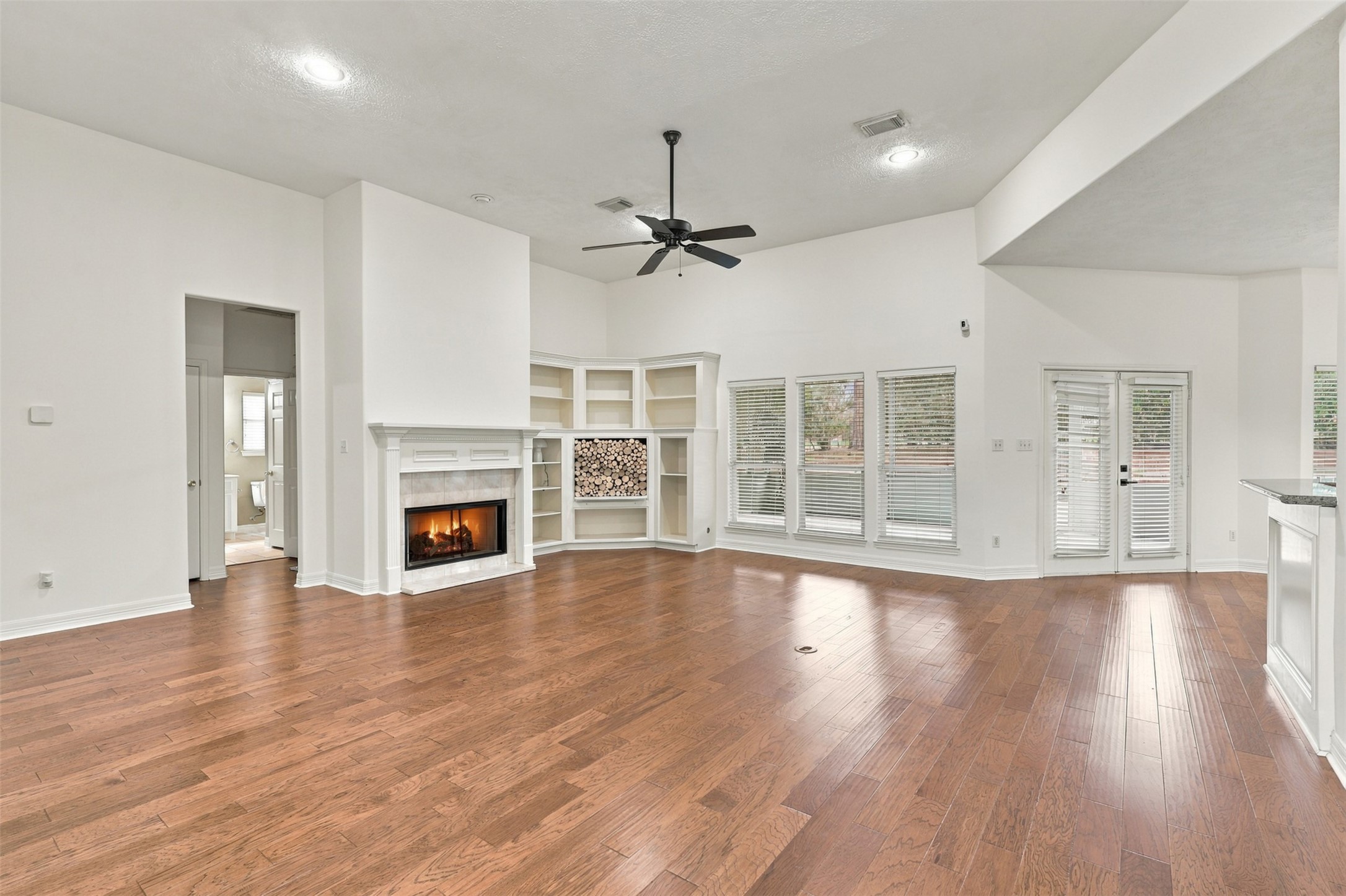 705 Fairway Oaks, Conroe, TX 77302 705 Fairway Oaks, Conroe, TX 77302