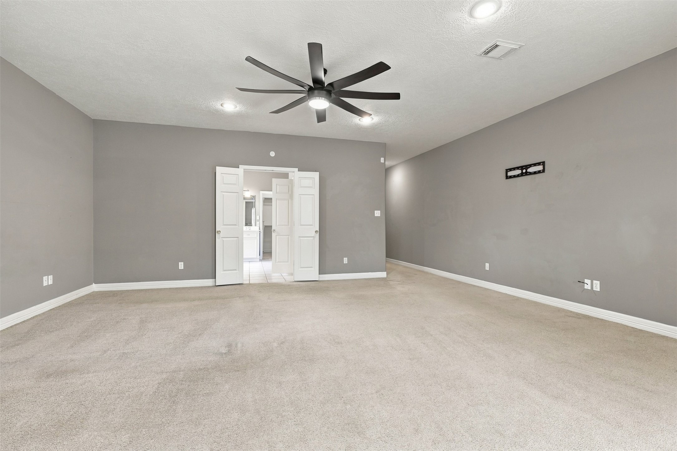 705 Fairway Oaks, Conroe, TX 77302