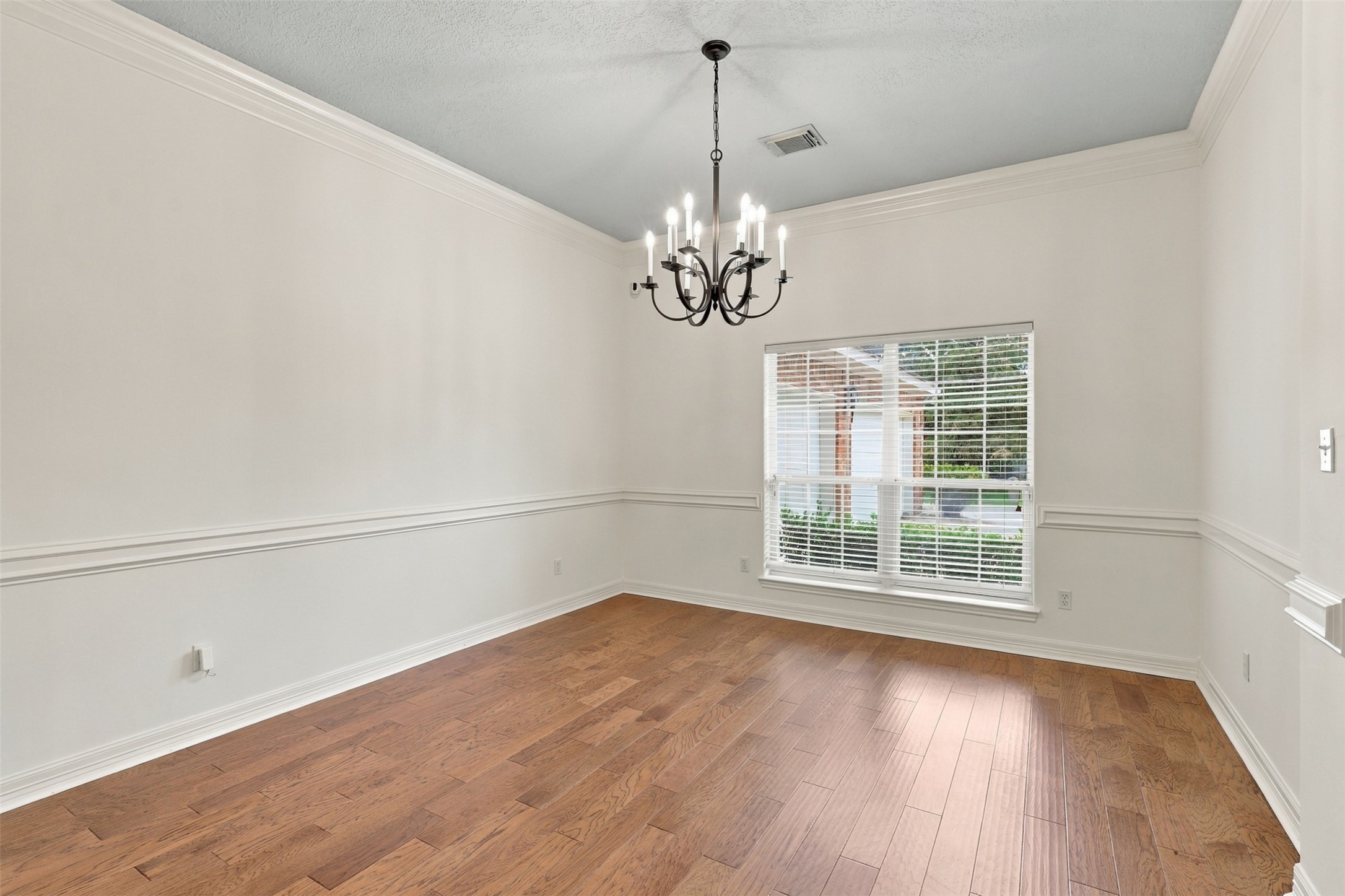 Formal dining for your hosting needs! Formal dining for your hosting needs!