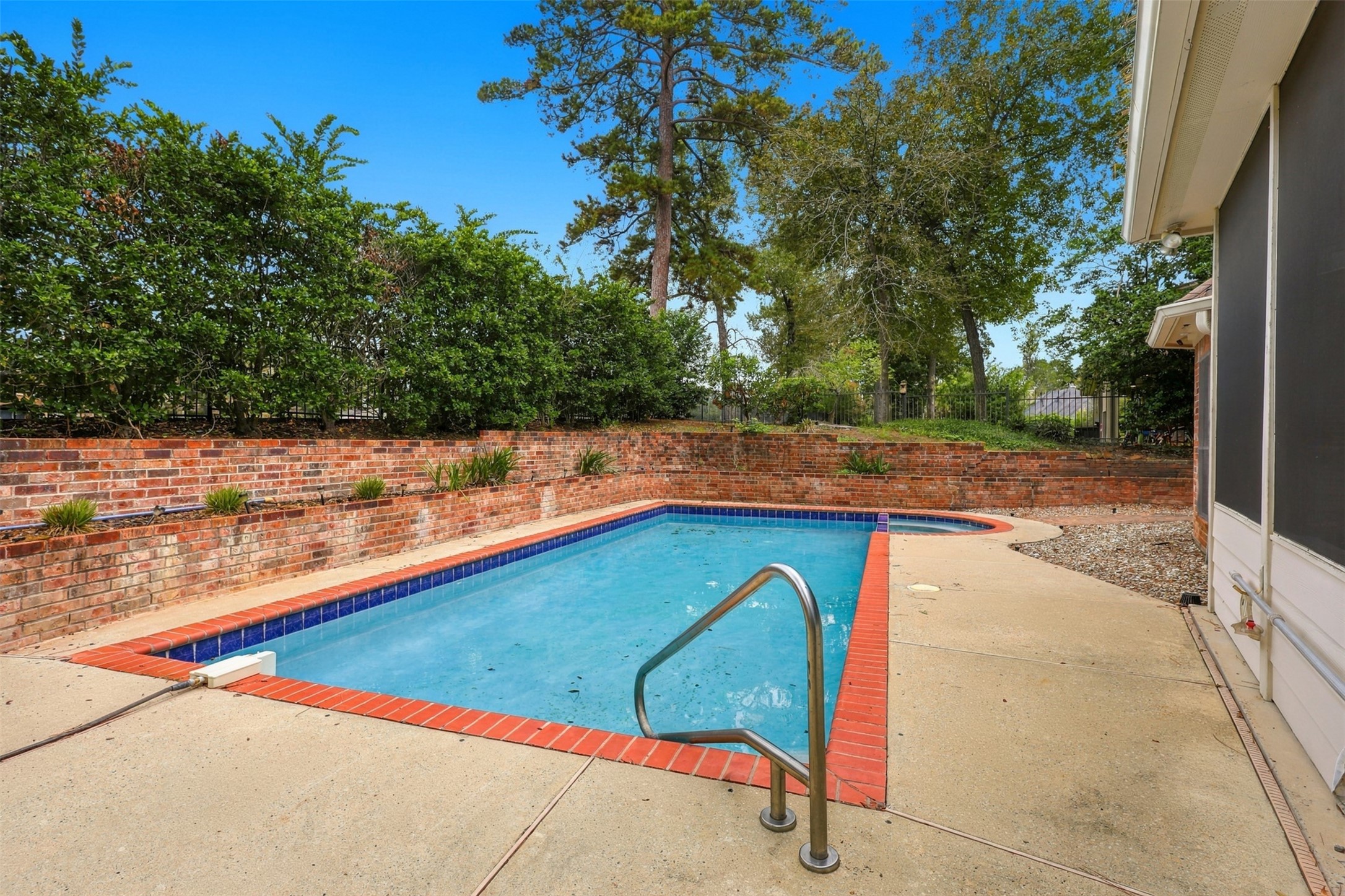 705 Fairway Oaks, Conroe, TX 77302