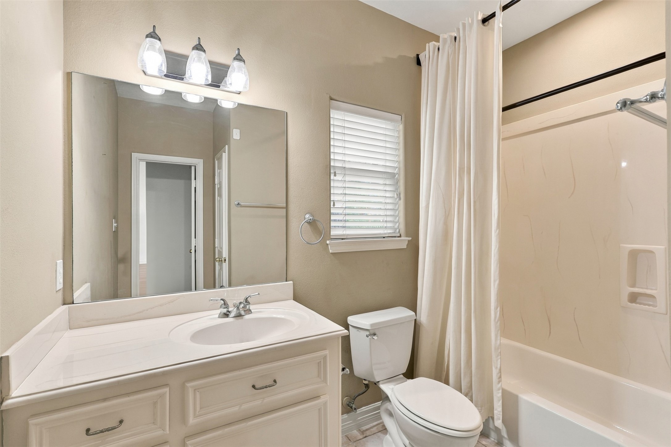 705 Fairway Oaks, Conroe, TX 77302