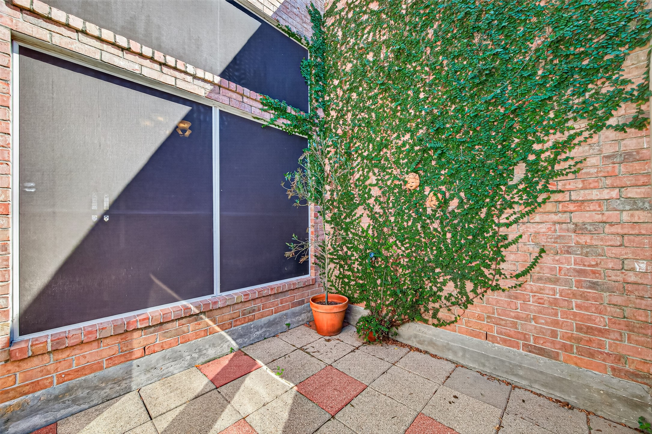 103 Fairway View Court, Montgomery, TX 77356