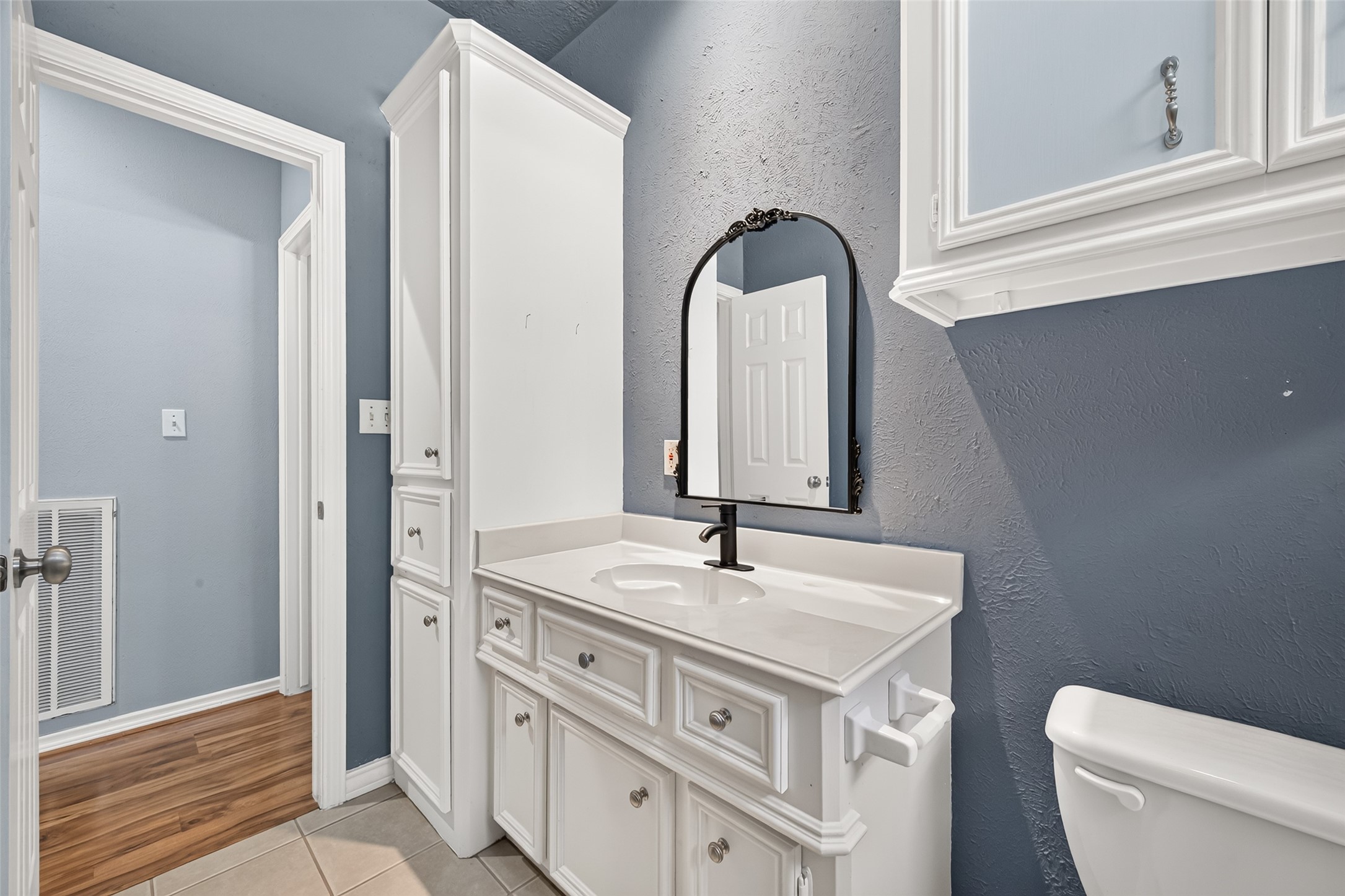 Secondary bathroom
