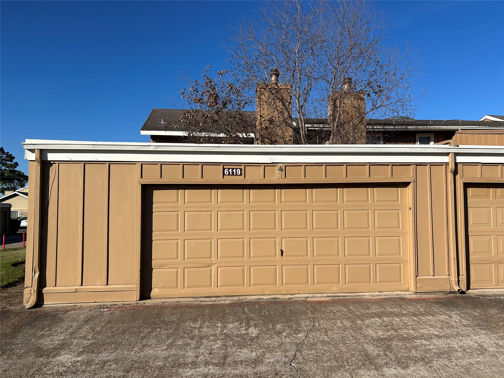 Oversized detached 2 car garage