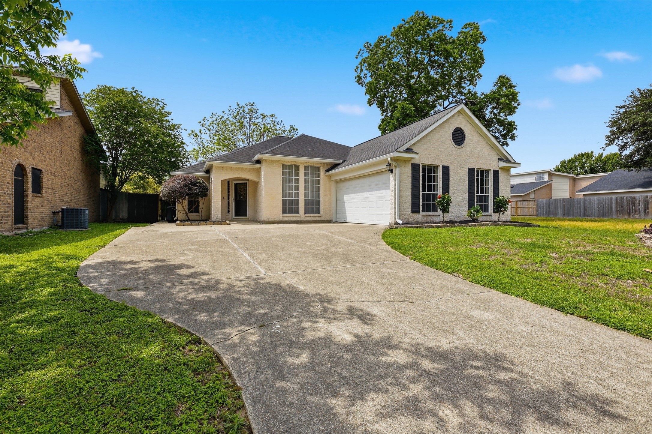 Nestled in quiet,  suburban community - Welcome Home!