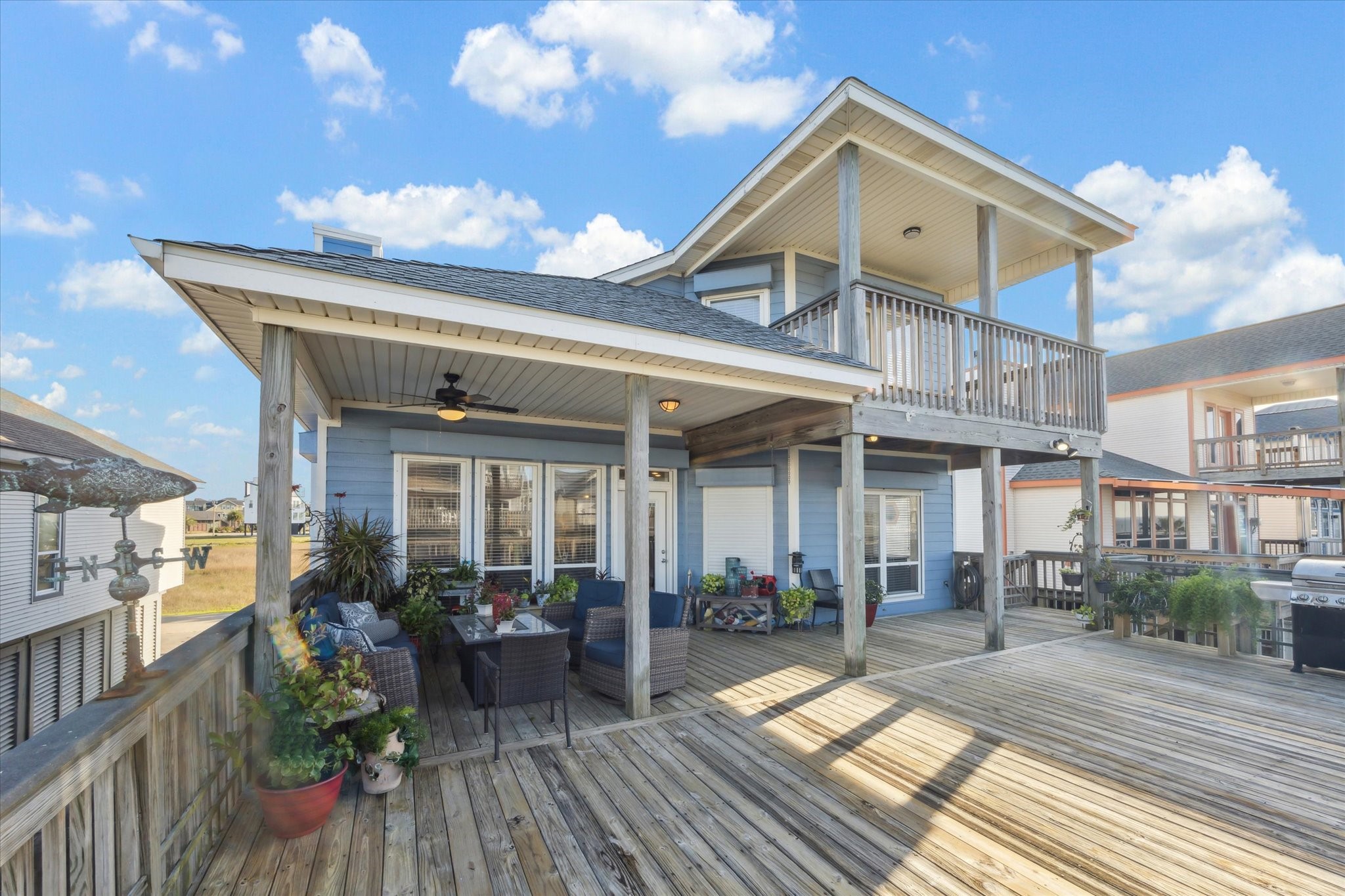 422 Windward Way, Tiki Island, TX 77554
