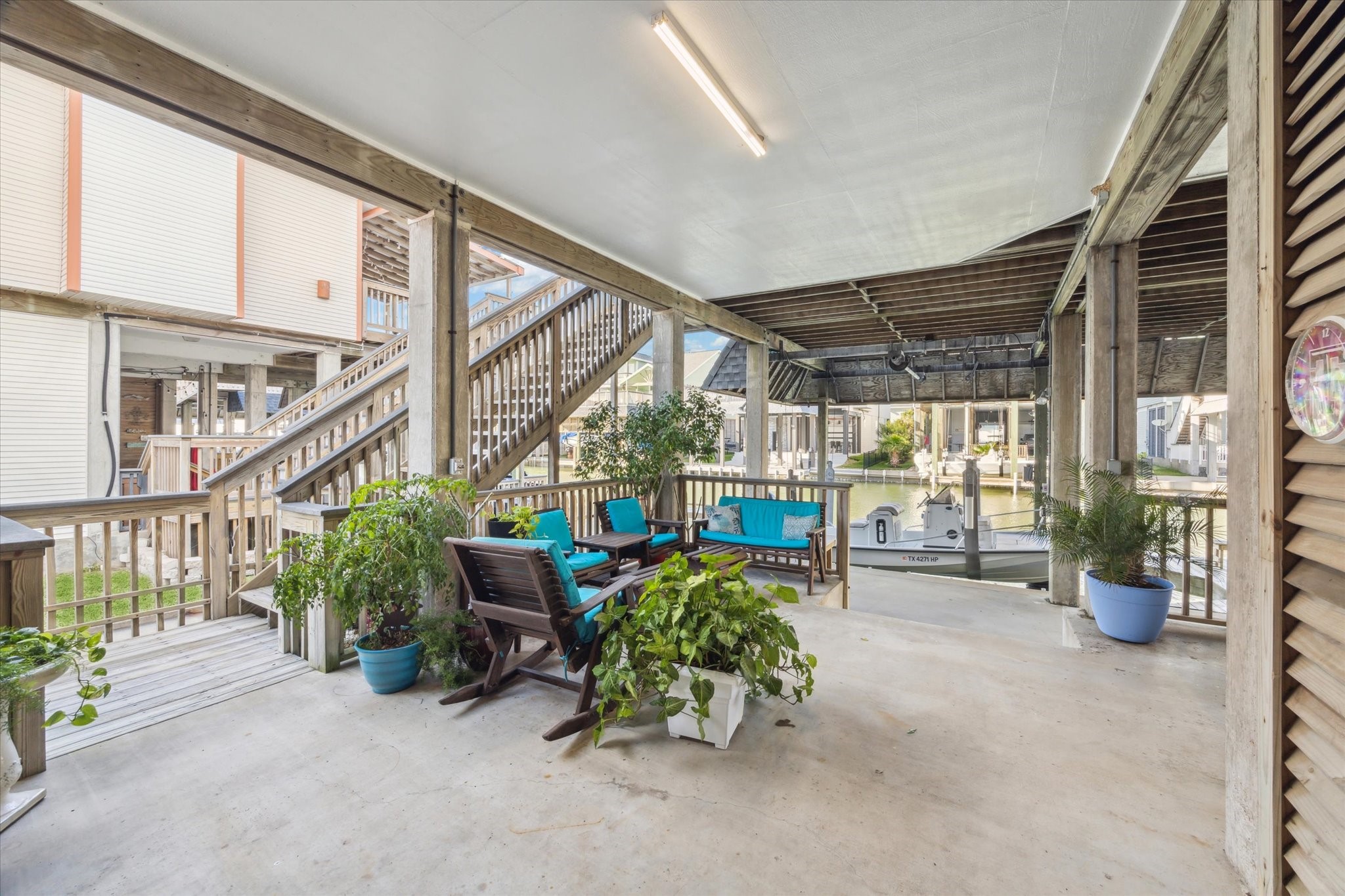 422 Windward Way, Tiki Island, TX 77554