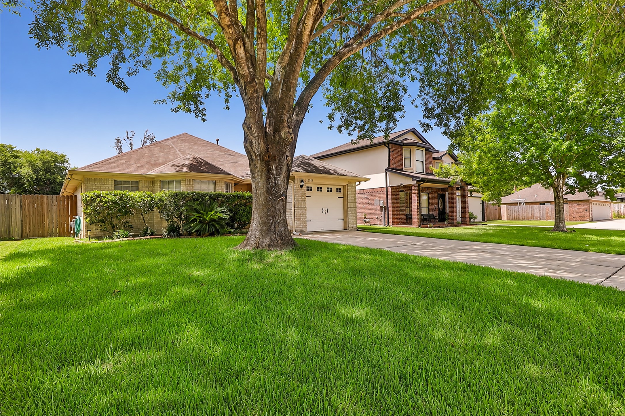 5519 Chisholm Trail, Dickinson, TX 77539 5519 Chisholm Trail, Dickinson, TX 77539